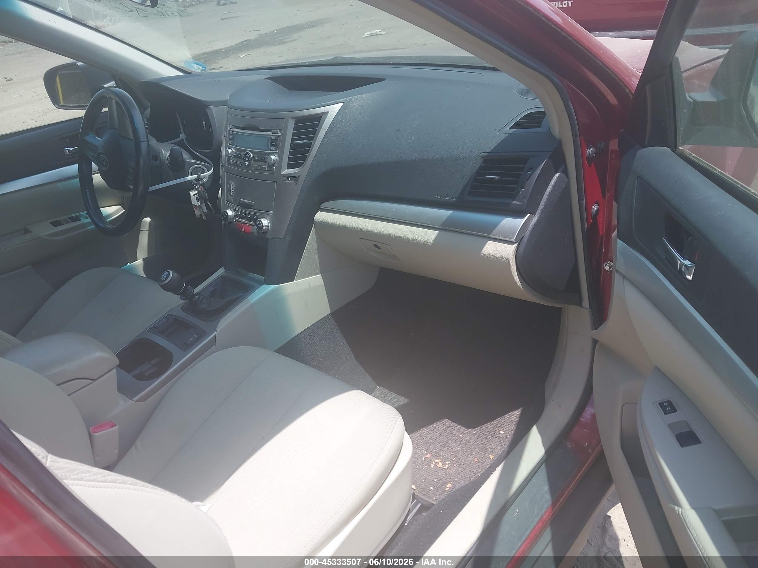 2011 Subaru Outback 2.5i Premium Red vin: 4S4BRBCC6B1326524