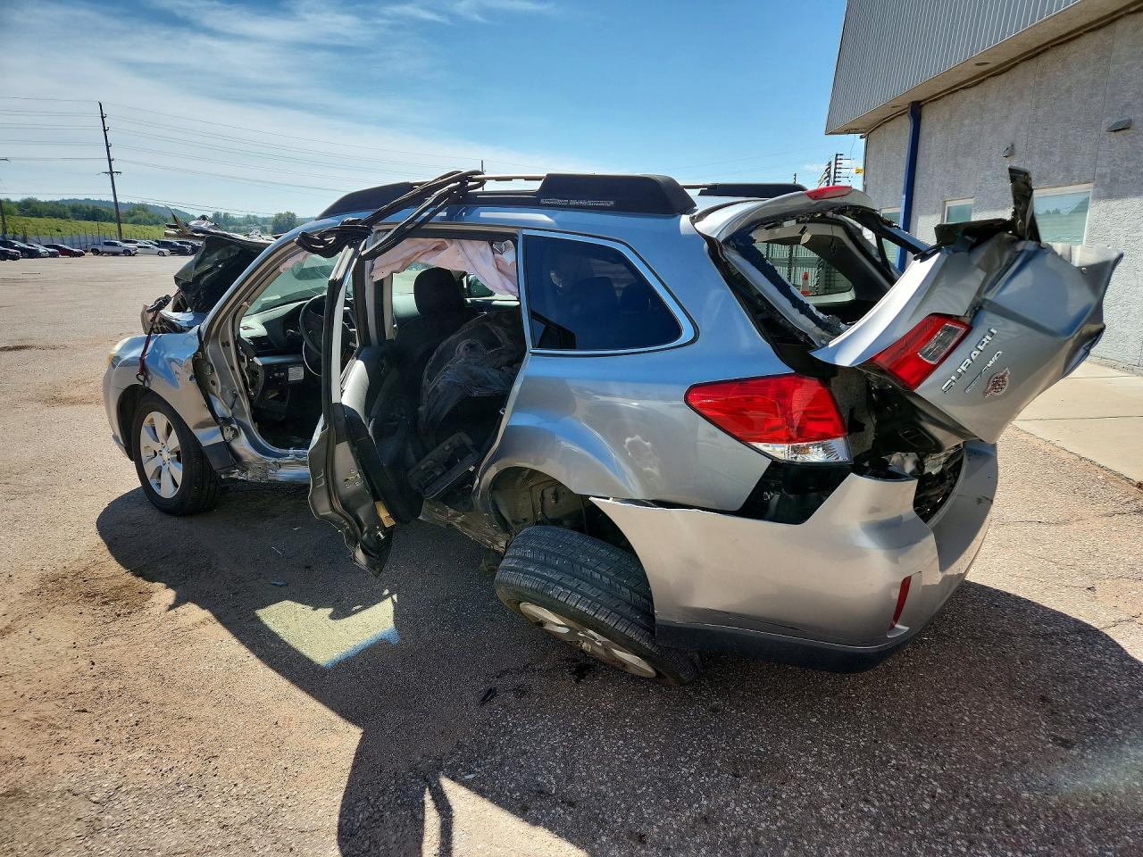 2011 Subaru Outback 2.5i Premium Silver vin: 4S4BRBCC6B3334997