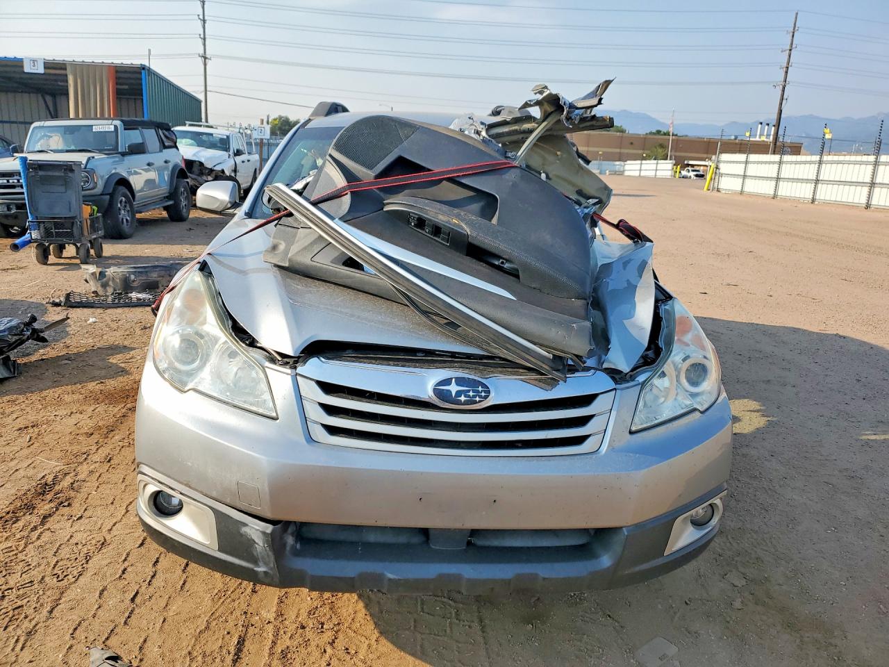 2011 Subaru Outback 2.5i Premium Silver vin: 4S4BRBCC6B3334997
