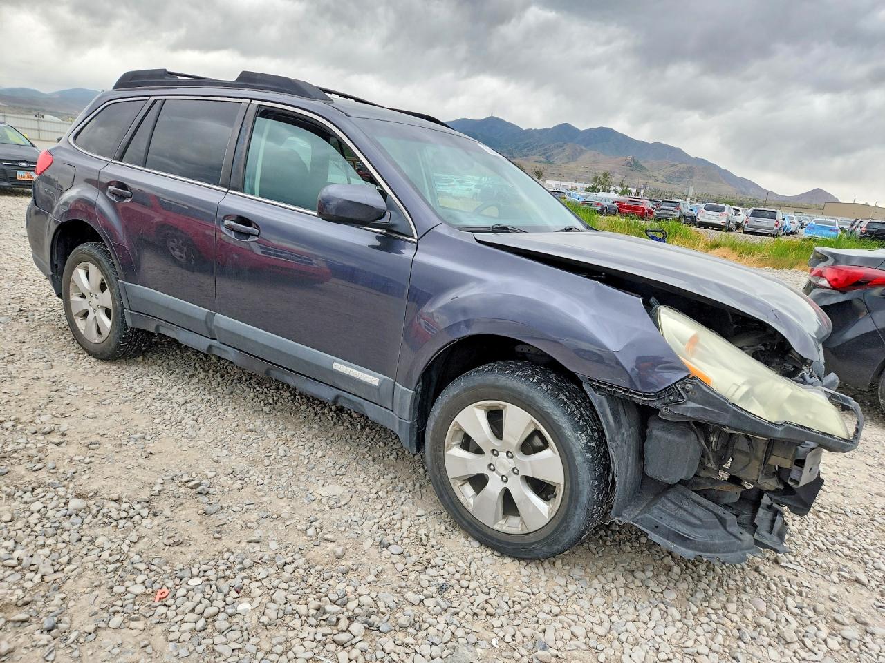 2011 Subaru Outback 2.5i Premium Gray vin: 4S4BRBCC6B3404739