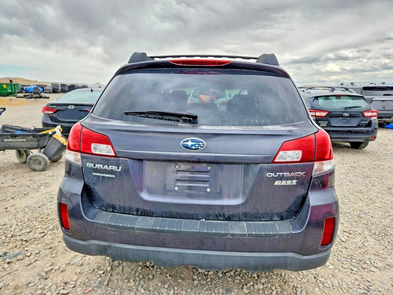 2011 Subaru Outback 2.5i Premium Gray vin: 4S4BRBCC6B3404739