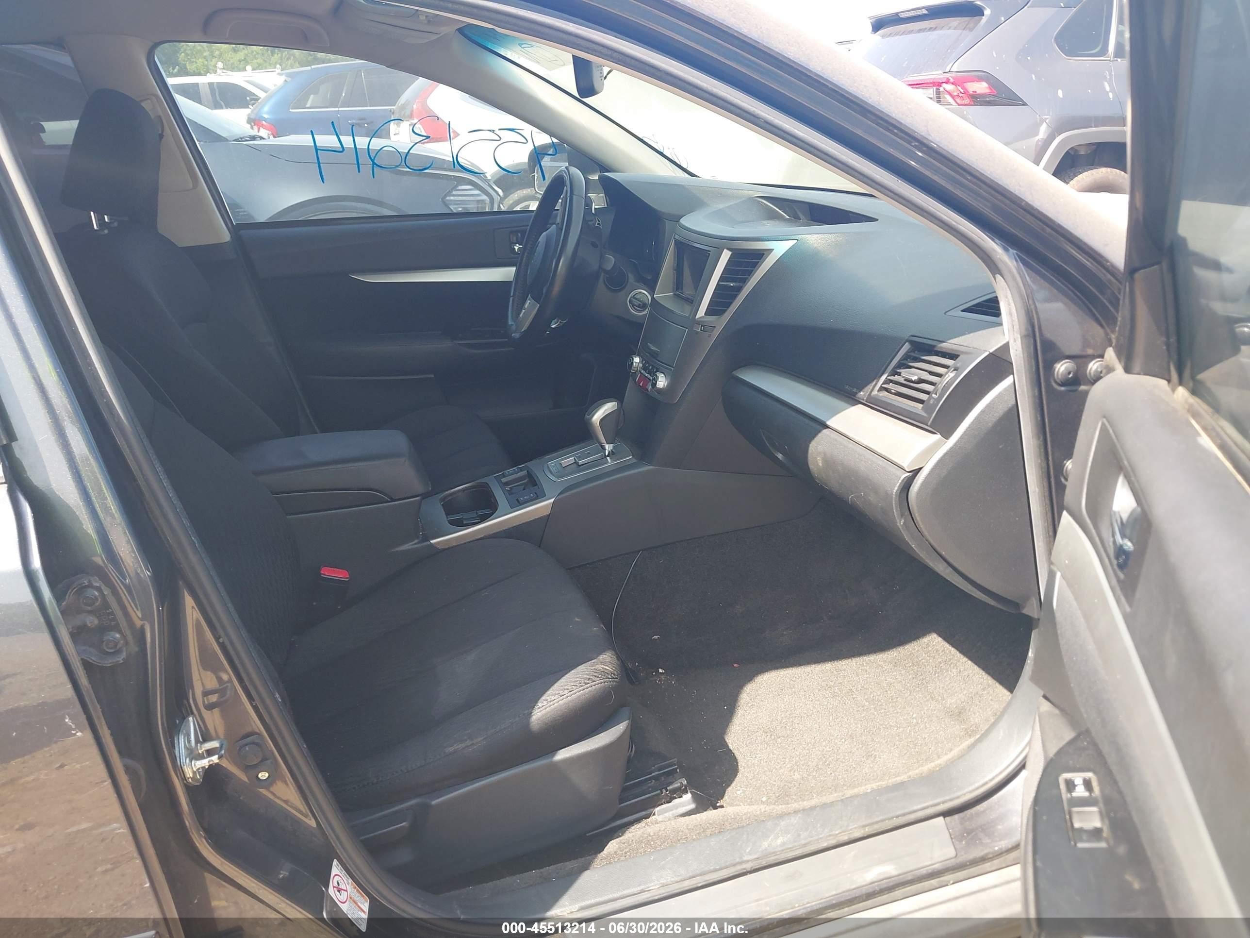 2011 Subaru Outback 2.5i Premium Gray vin: 4S4BRBCC6B3424960