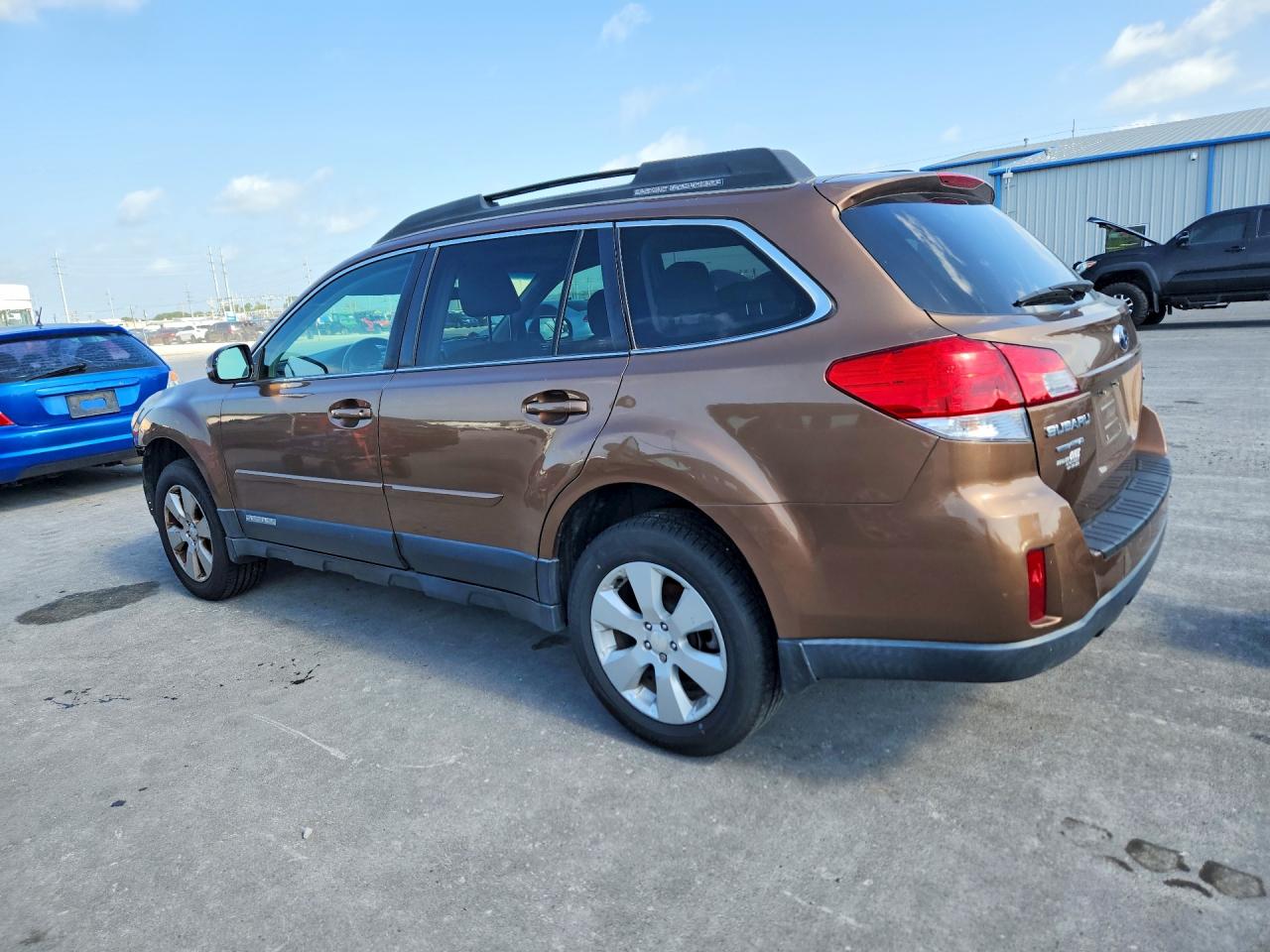 2011 Subaru Outback 2.5i Premium Brown vin: 4S4BRBCC6B3434064