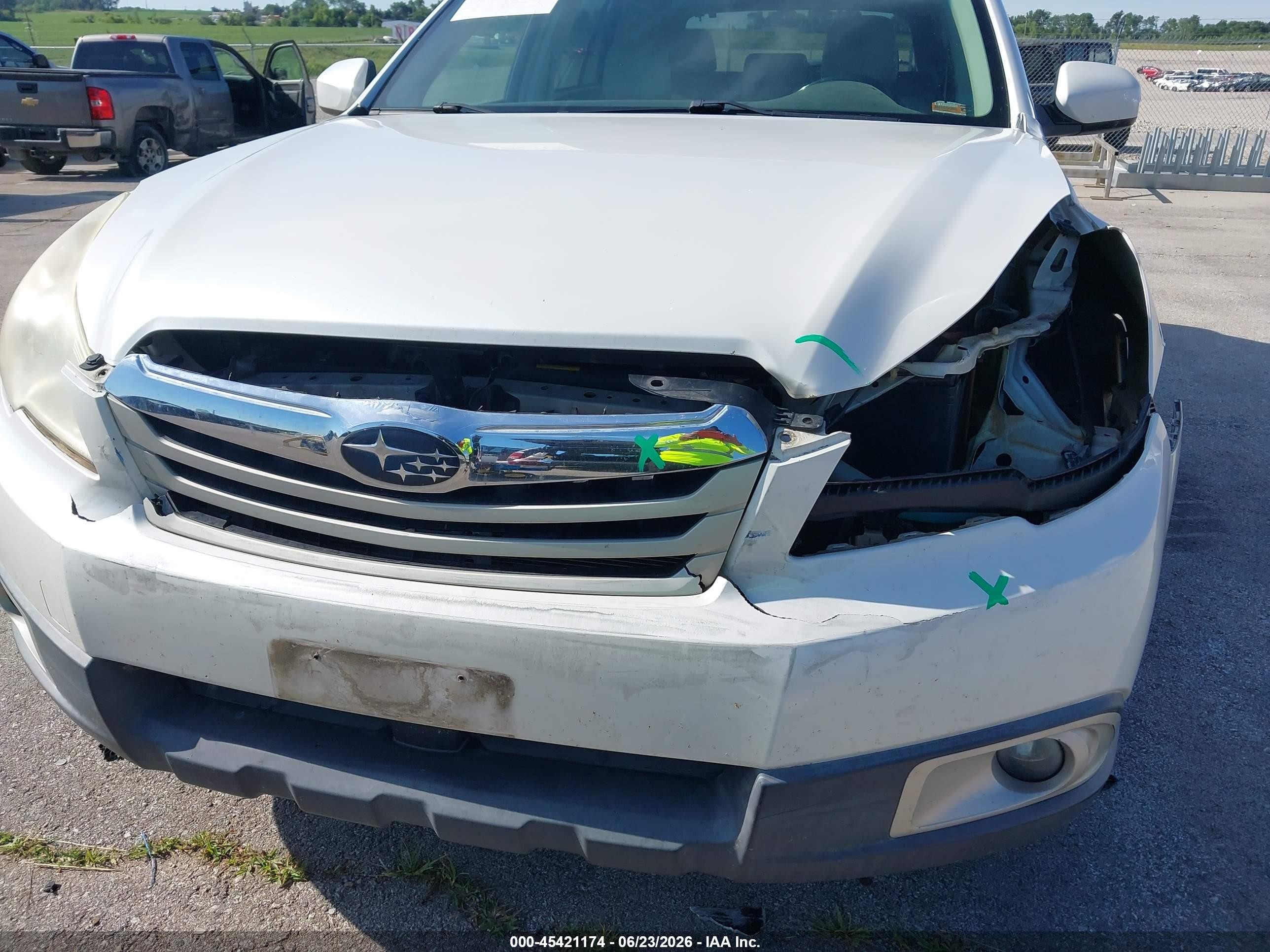 2012 Subaru Outback 2.5i Premium Белый vin: 4S4BRBCC6C3205529
