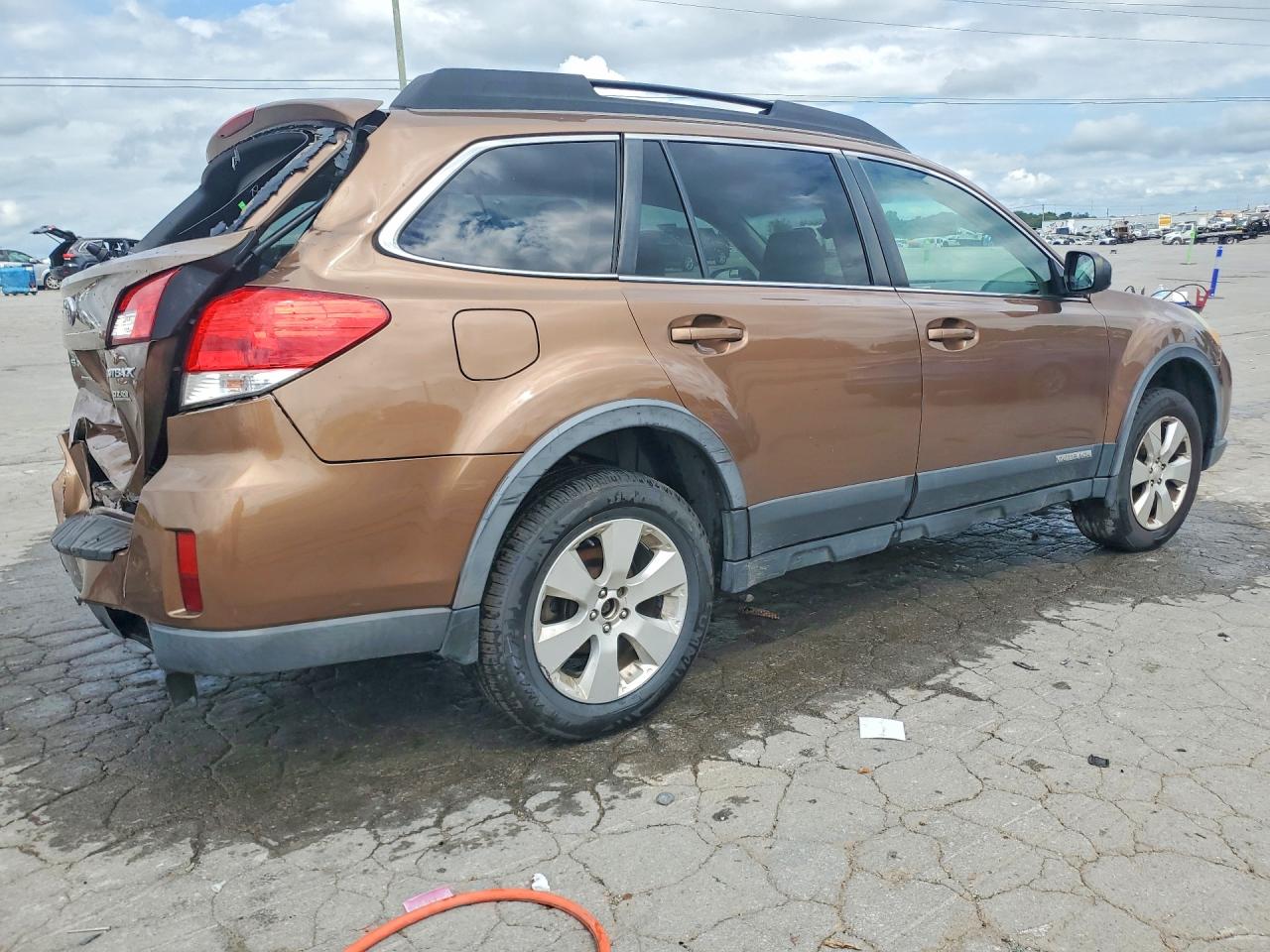 2012 Subaru Outback 2.5i Premium Brown vin: 4S4BRBCC6C3245397