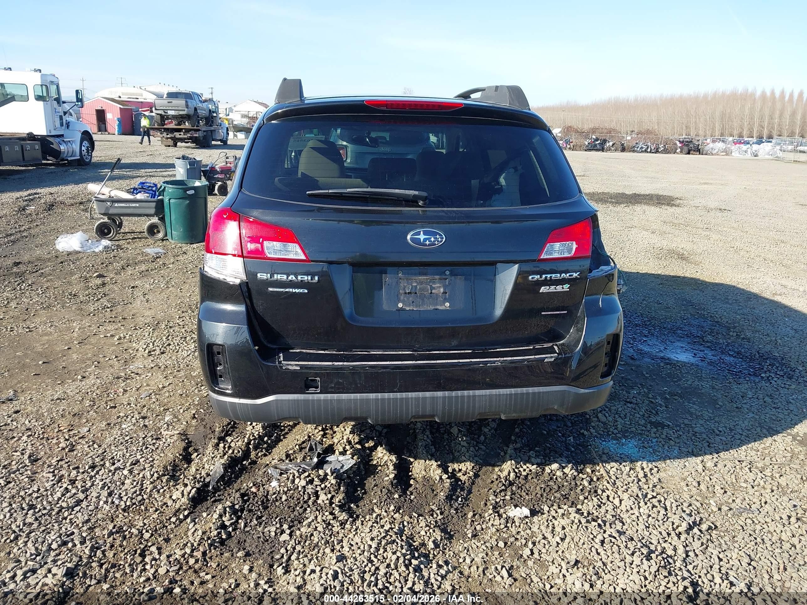 2013 Subaru Outback 2.5i Premium Black vin: 4S4BRBCC6D3206715
