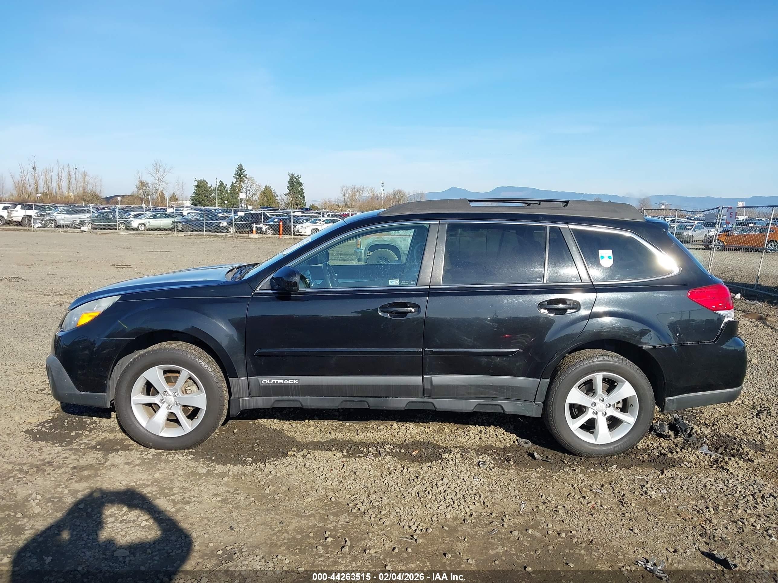 2013 Subaru Outback 2.5i Premium Black vin: 4S4BRBCC6D3206715