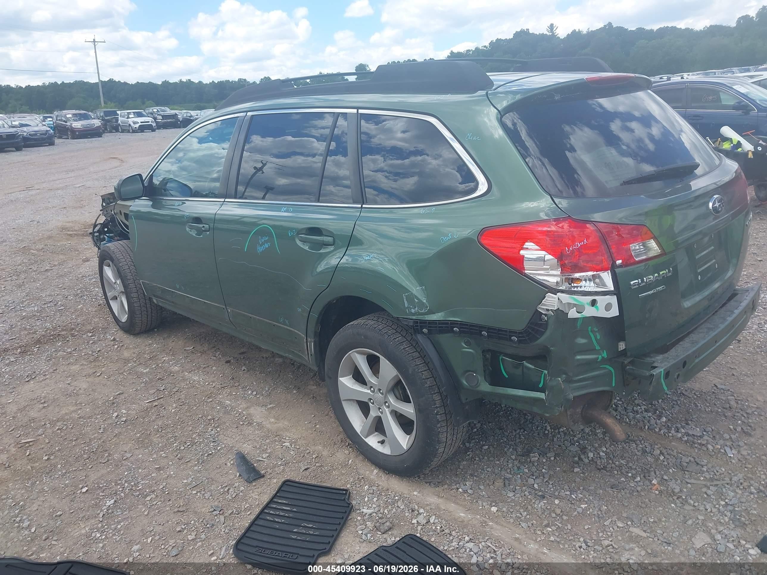 2013 Subaru Outback 2.5i Premium Зеленый vin: 4S4BRBCC6D3208478