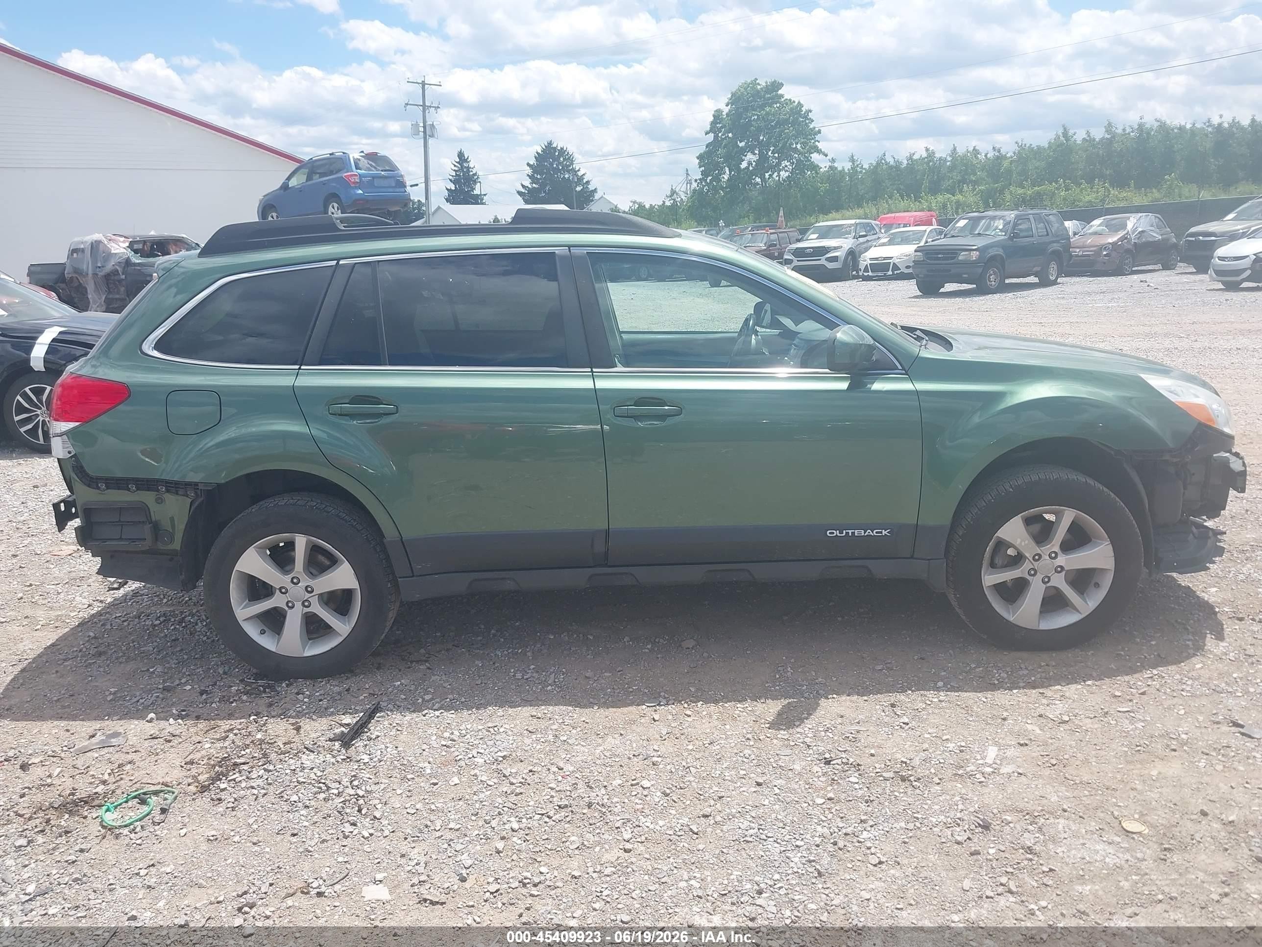 2013 Subaru Outback 2.5i Premium Зеленый vin: 4S4BRBCC6D3208478