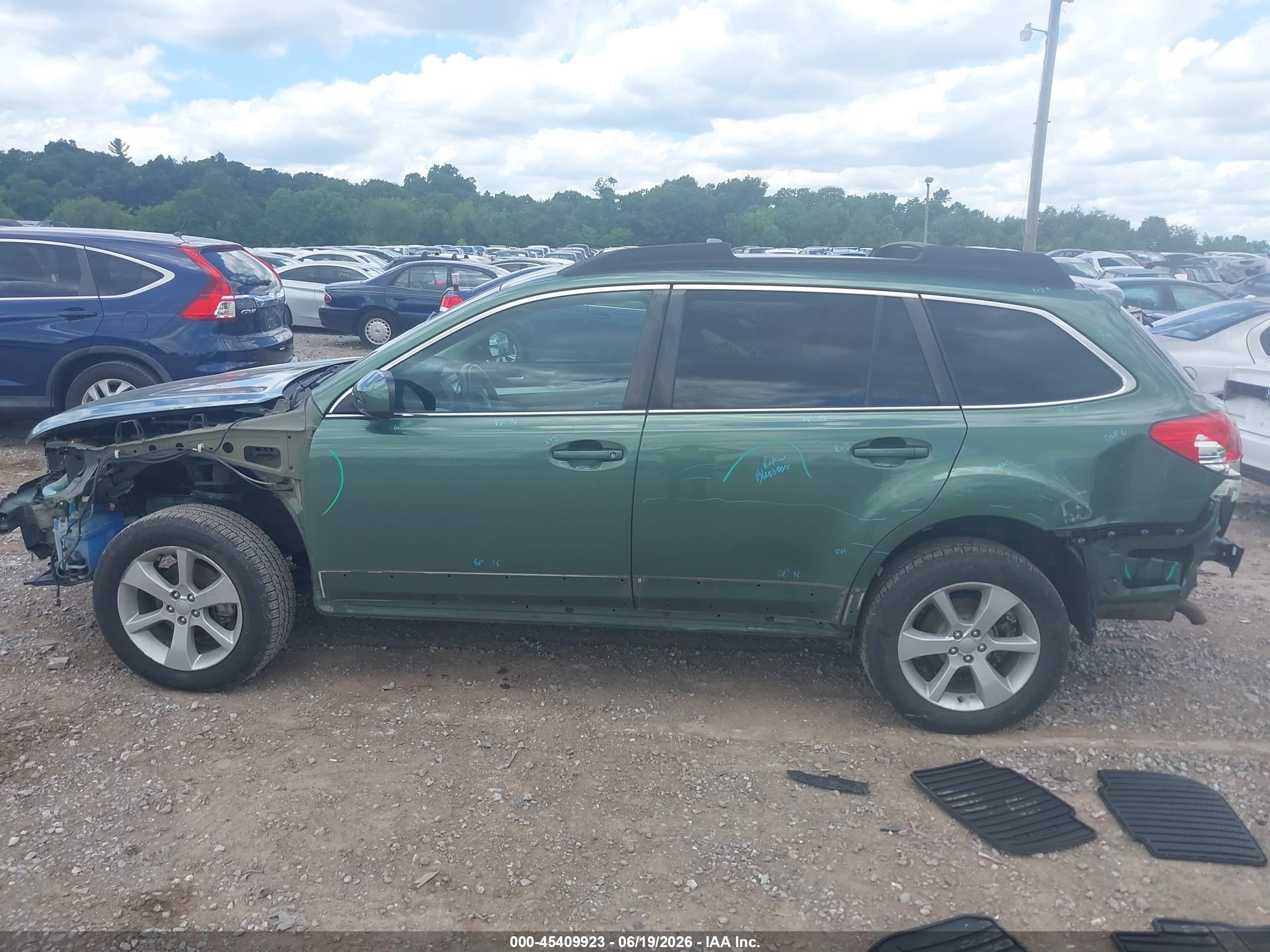 2013 Subaru Outback 2.5i Premium Зеленый vin: 4S4BRBCC6D3208478