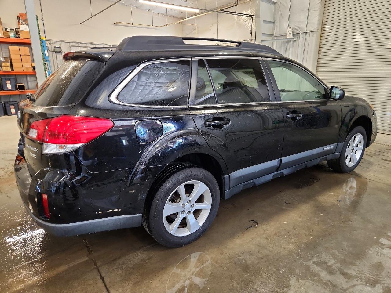 2013 Subaru Outback 2.5i Premium Black vin: 4S4BRBCC6D3215141