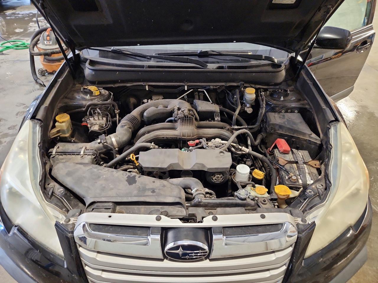 2013 Subaru Outback 2.5i Premium Black vin: 4S4BRBCC6D3215141