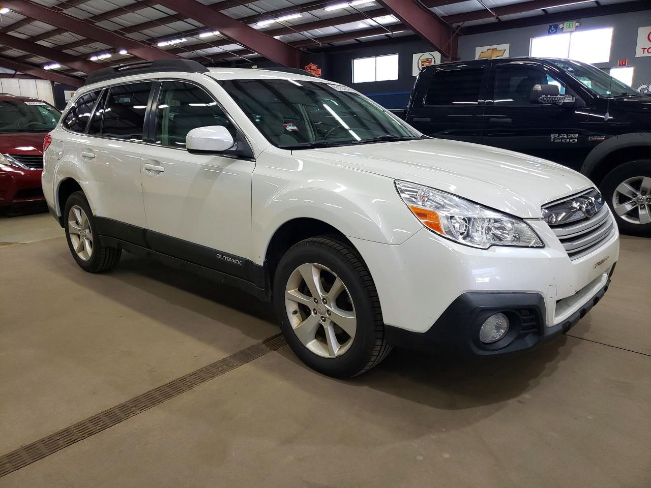 2013 Subaru Outback 2.5i Premium White vin: 4S4BRBCC6D3265568
