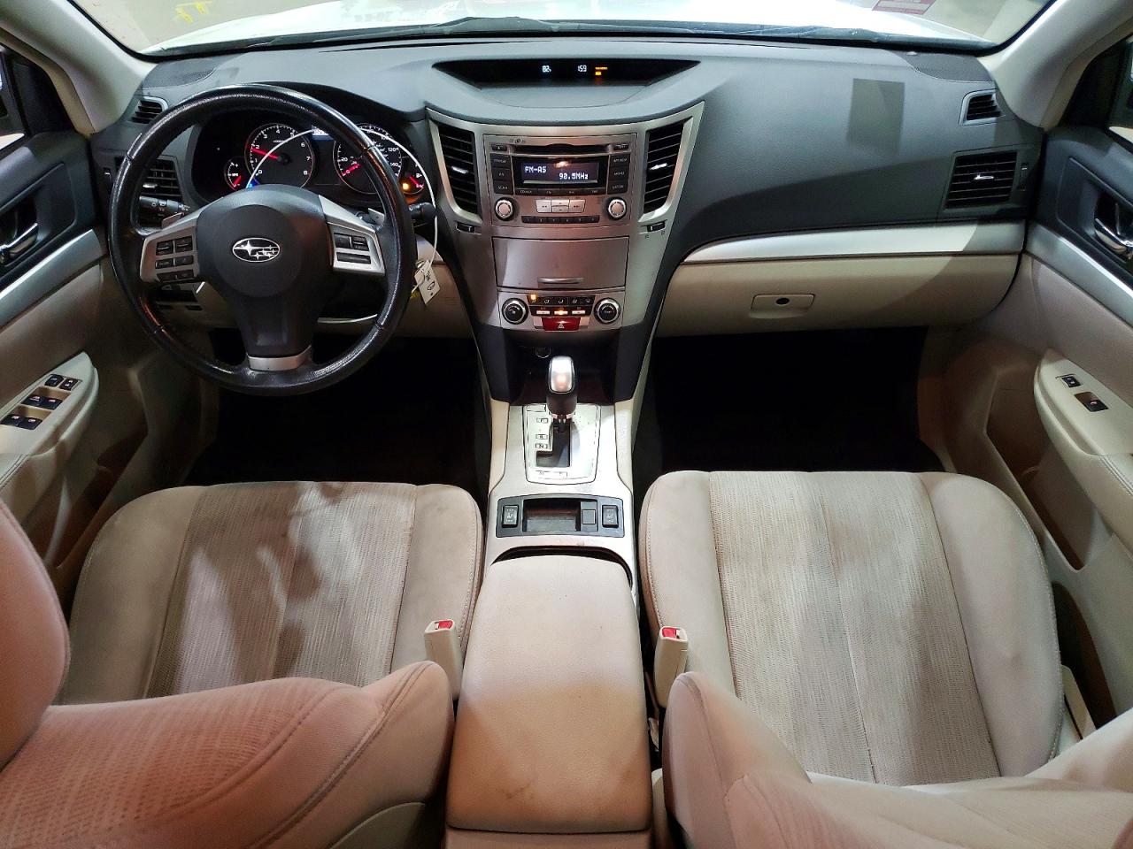2013 Subaru Outback 2.5i Premium White vin: 4S4BRBCC6D3265568