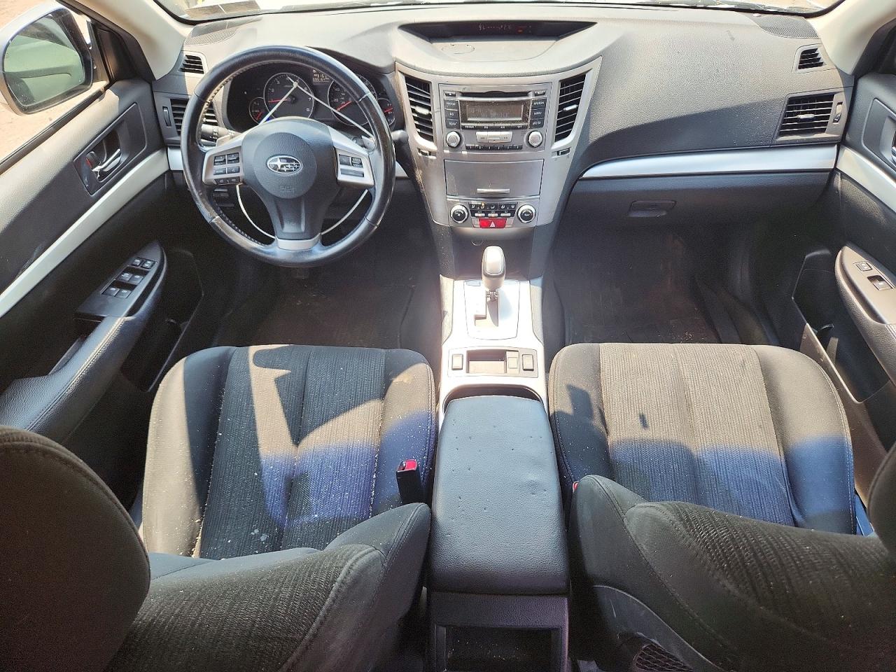 2013 Subaru Outback 2.5i Premium Silver vin: 4S4BRBCC6D3324439