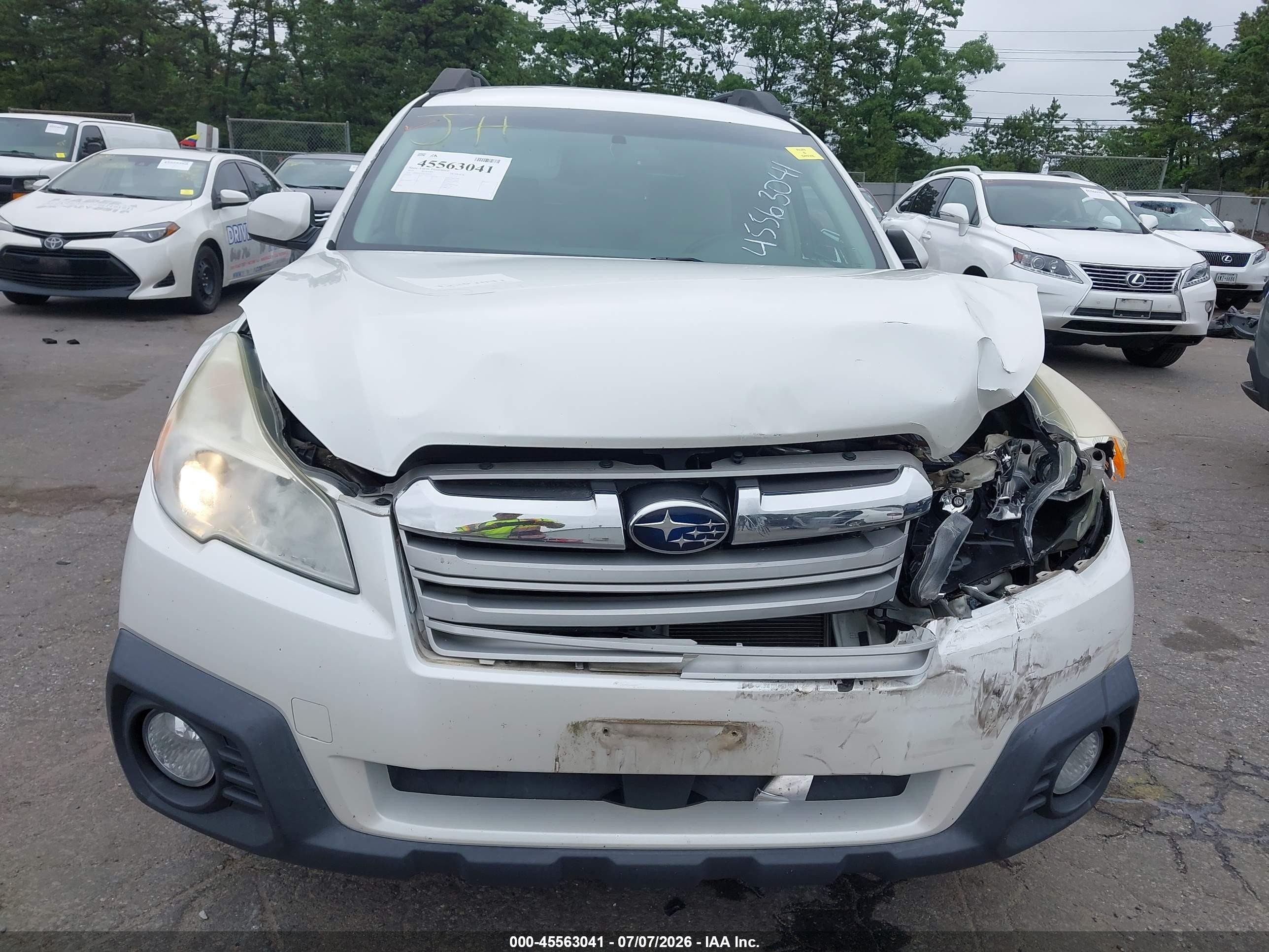2014 Subaru Outback 2.5i Premium White vin: 4S4BRBCC6E3246567