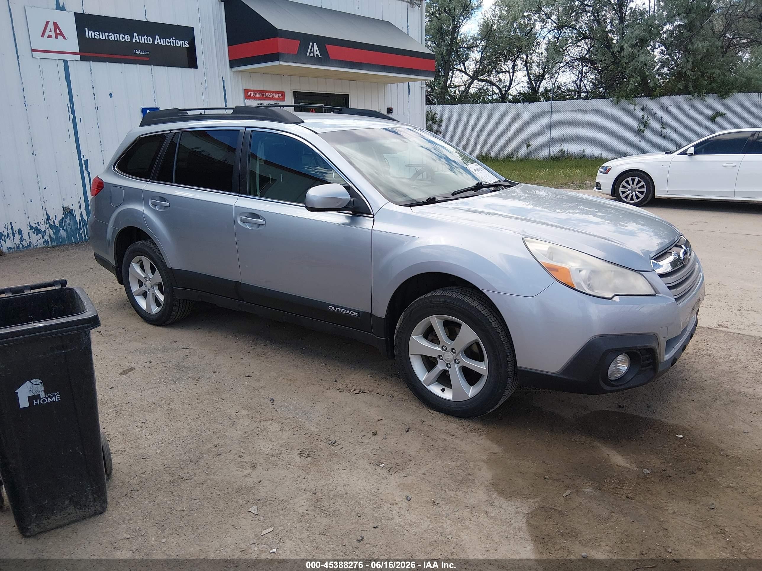 2014 Subaru Outback 2.5i Premium Silver vin: 4S4BRBCC6E3299558
