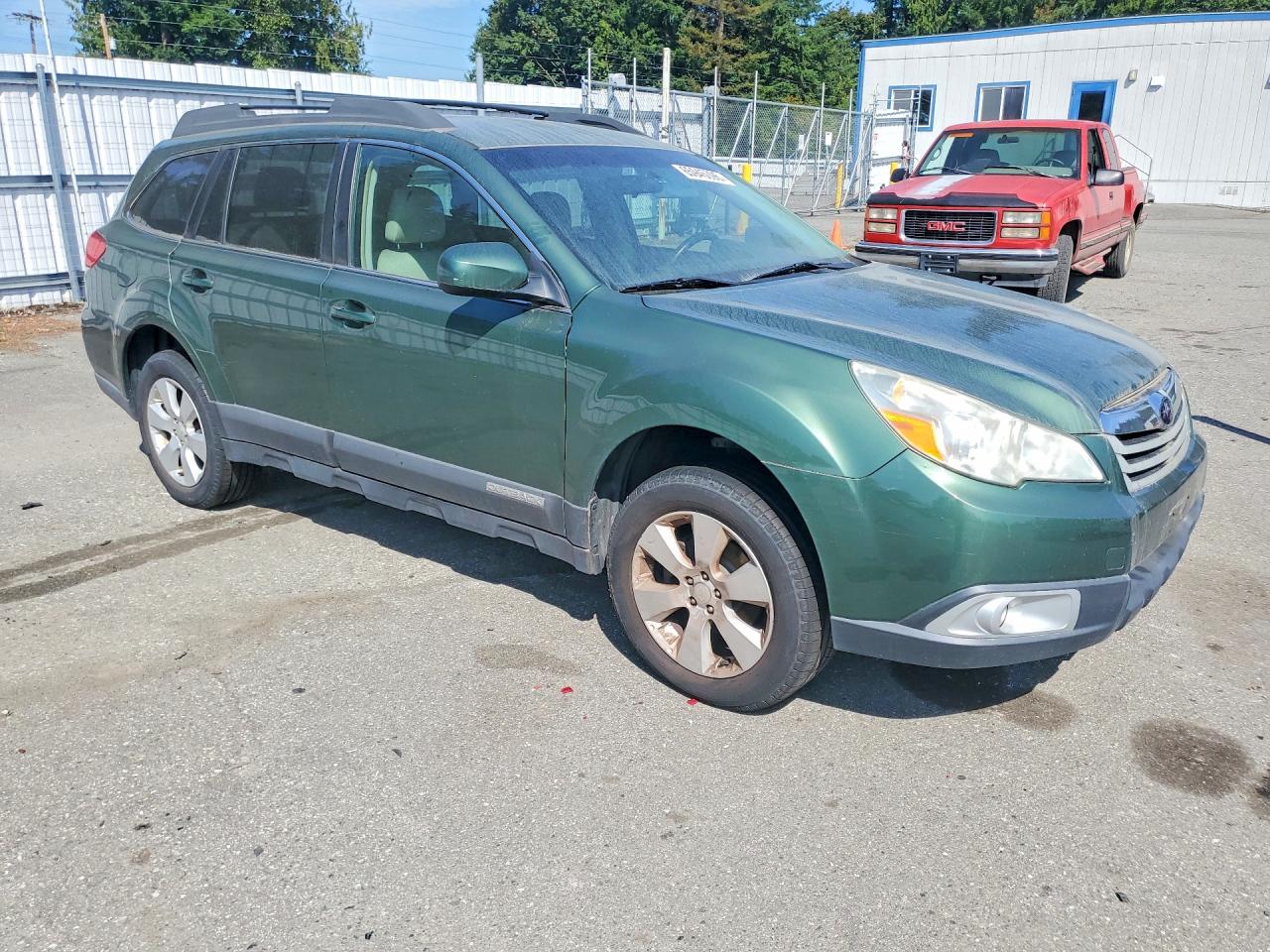 2010 Subaru Outback 2.5i Premium Green vin: 4S4BRBCC7A3330102
