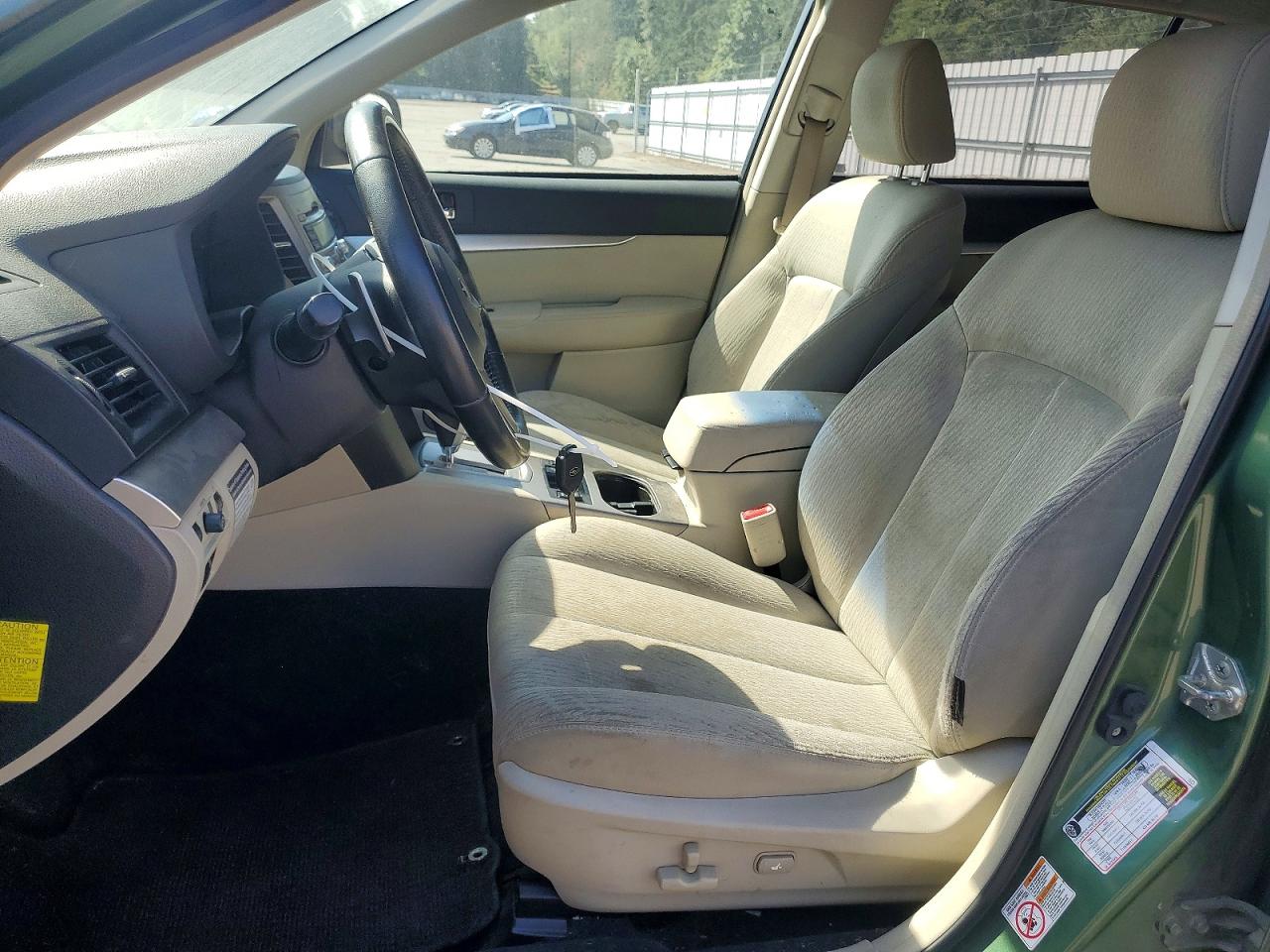 2010 Subaru Outback 2.5i Premium Green vin: 4S4BRBCC7A3330102