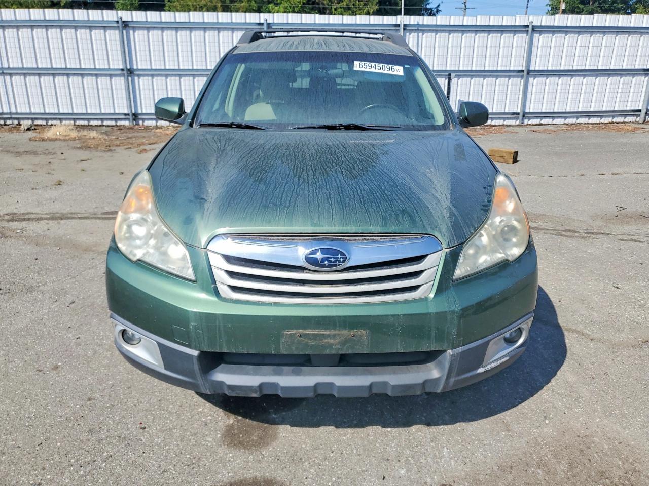 2010 Subaru Outback 2.5i Premium Green vin: 4S4BRBCC7A3330102