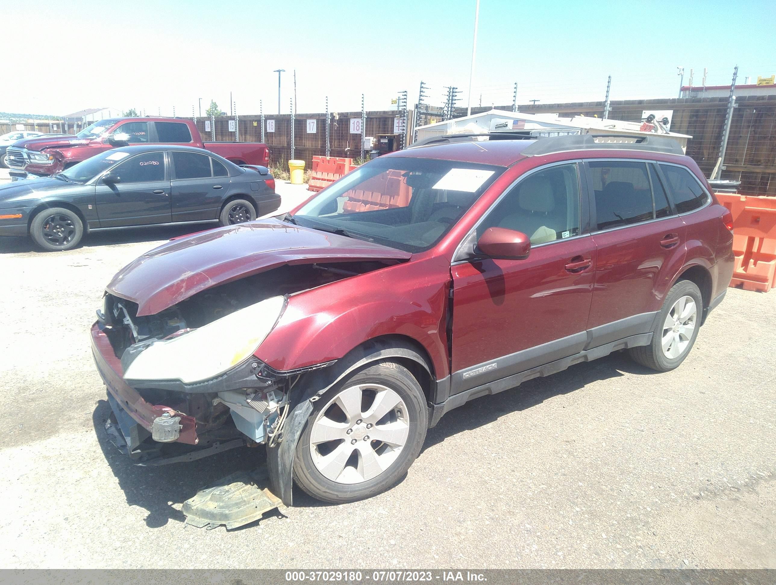 2011 Subaru Outback 2.5i Premium Red vin: 4S4BRBCC7B3328819