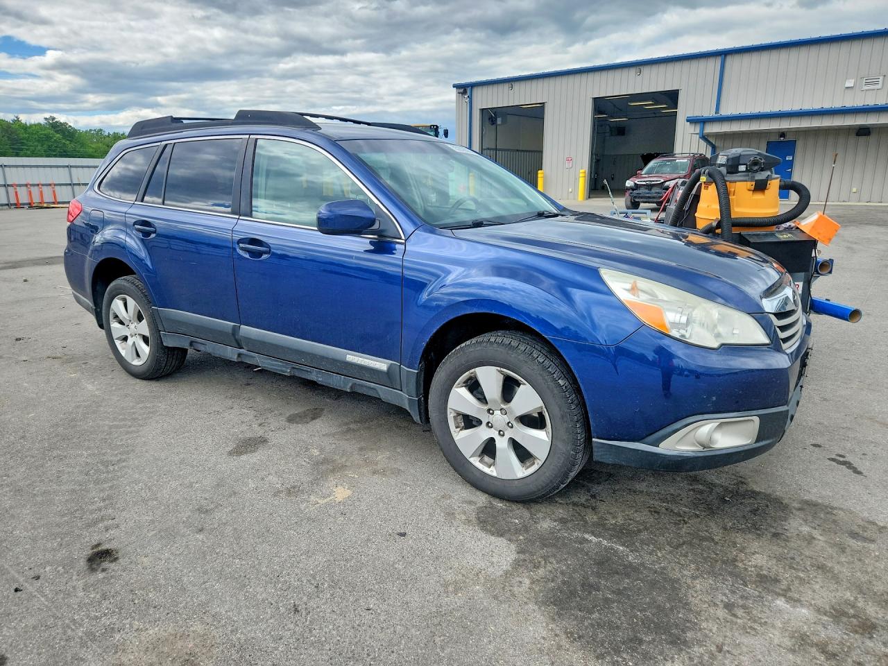 2011 Subaru Outback 2.5i Premium Blue vin: 4S4BRBCC7B3343627