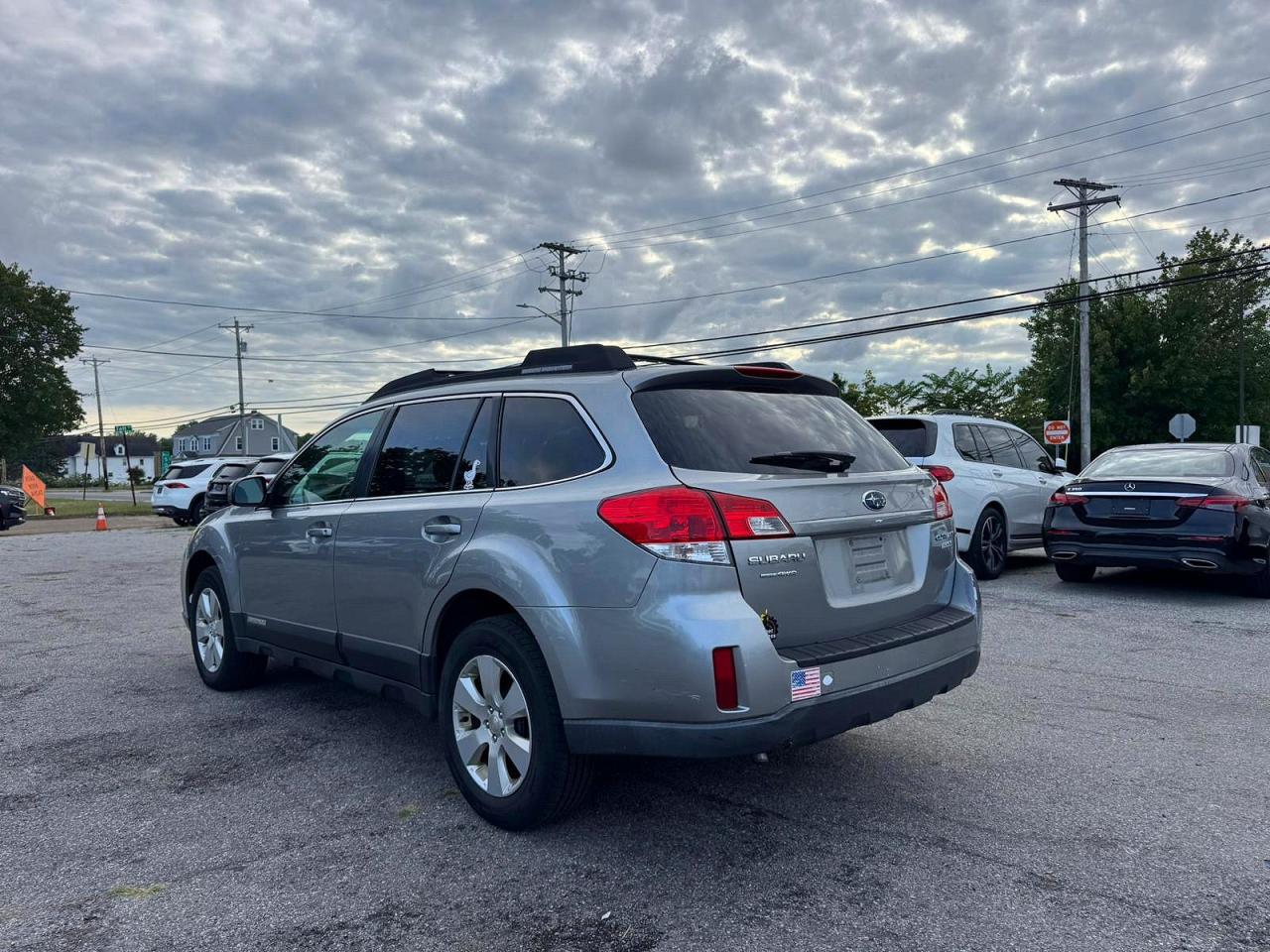 2011 Subaru Outback 2.5i Premium Gray vin: 4S4BRBCC7B3374473