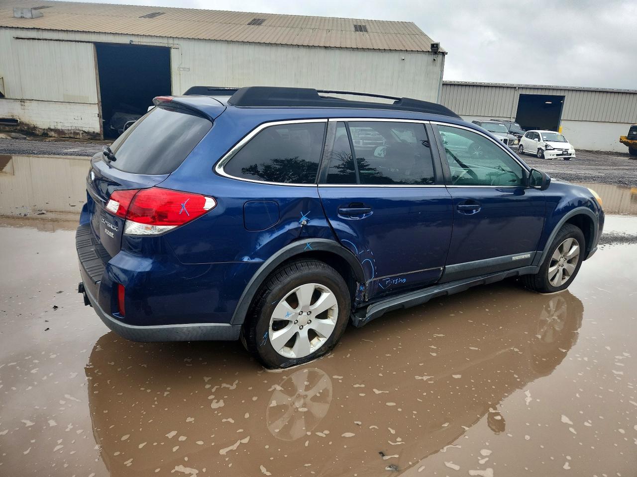 2011 Subaru Outback 2.5i Premium Blue vin: 4S4BRBCC7B3394965