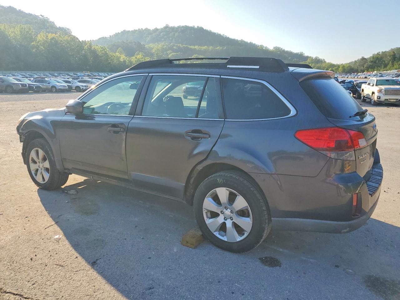 2011 Subaru Outback 2.5i Premium Gray vin: 4S4BRBCC7B3403924
