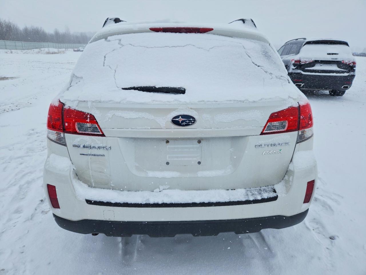 2011 Subaru Outback 2.5i Premium Белый vin: 4S4BRBCC7B3435059