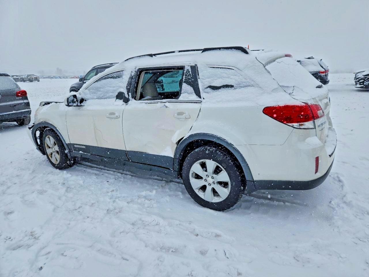 2011 Subaru Outback 2.5i Premium Белый vin: 4S4BRBCC7B3435059