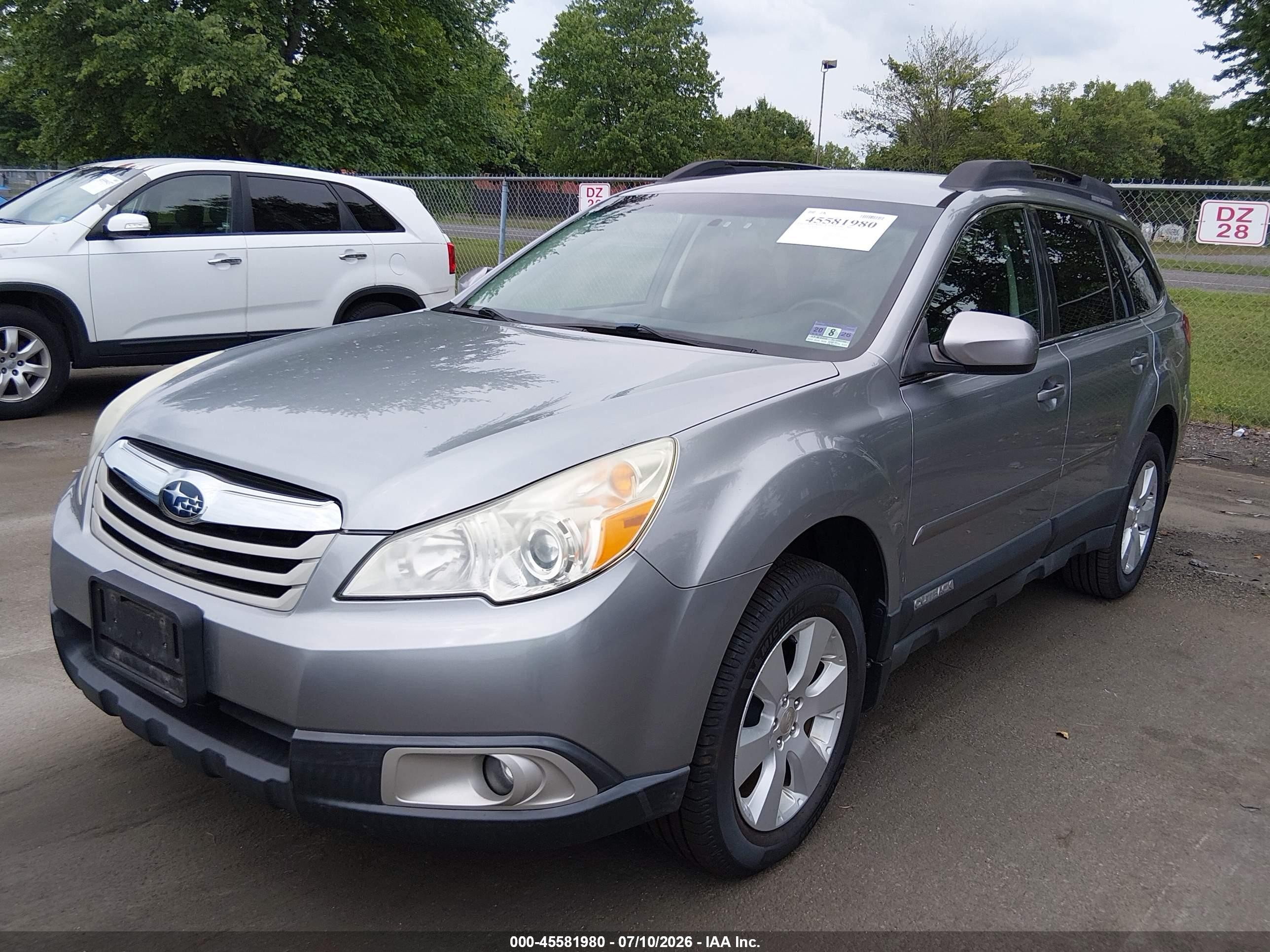 2011 Subaru Outback 2.5i Premium Gray vin: 4S4BRBCC7B3437250