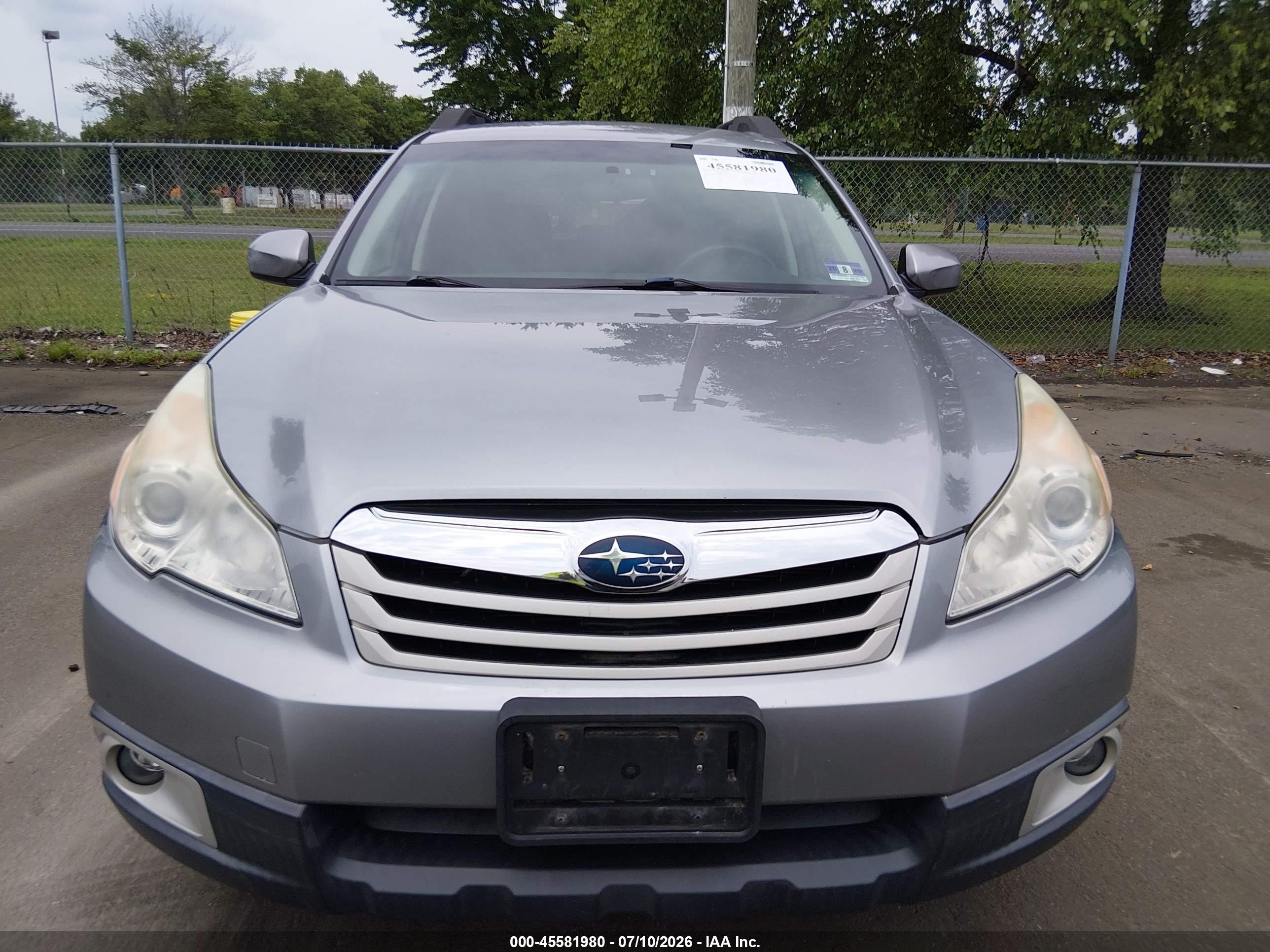 2011 Subaru Outback 2.5i Premium Gray vin: 4S4BRBCC7B3437250