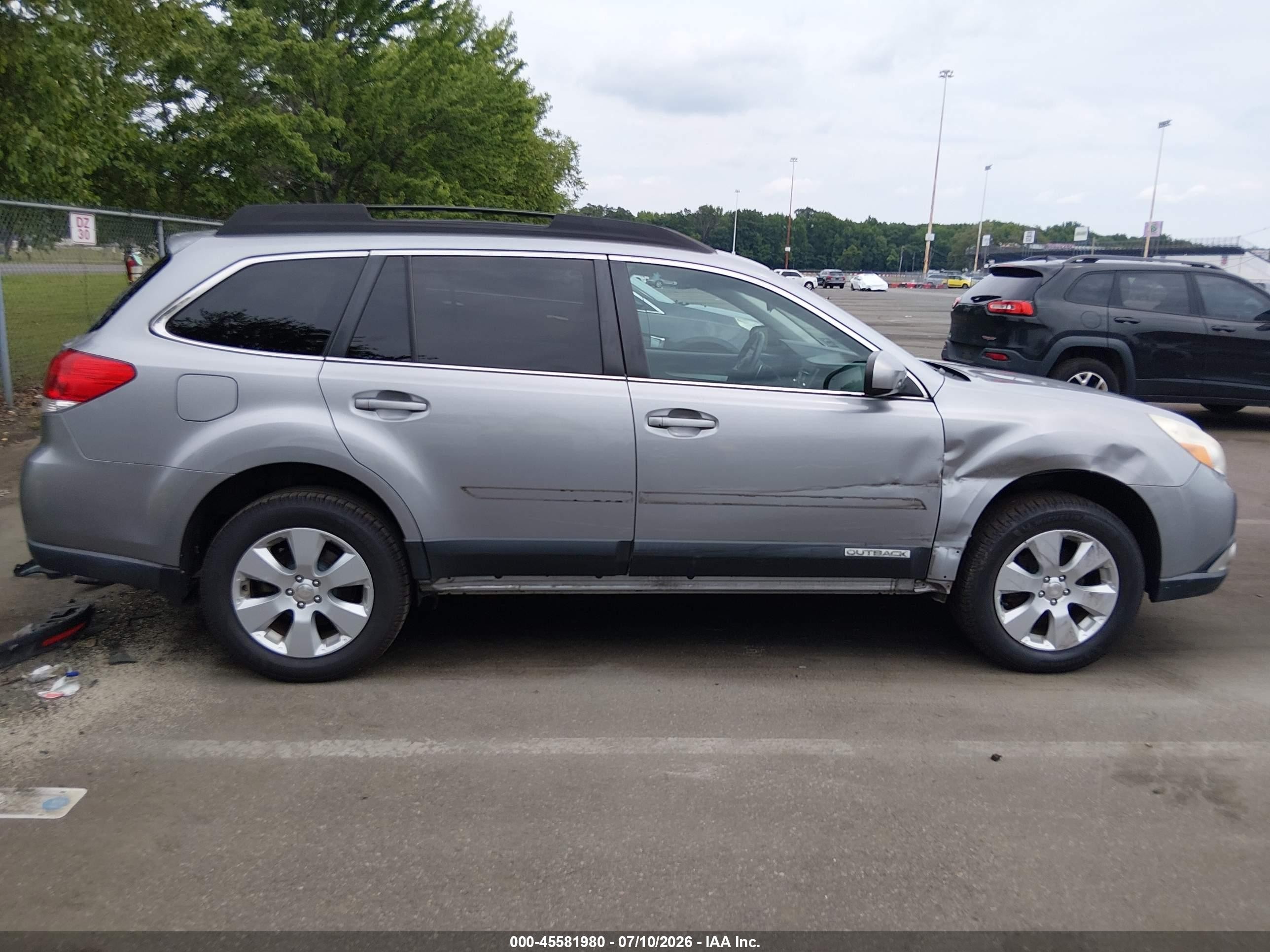 2011 Subaru Outback 2.5i Premium Gray vin: 4S4BRBCC7B3437250