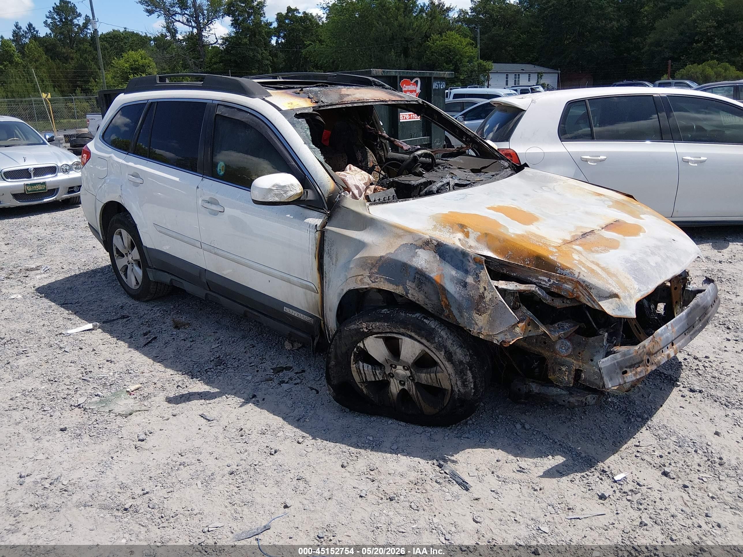 2012 Subaru Outback 2.5i Premium White vin: 4S4BRBCC7C3298013
