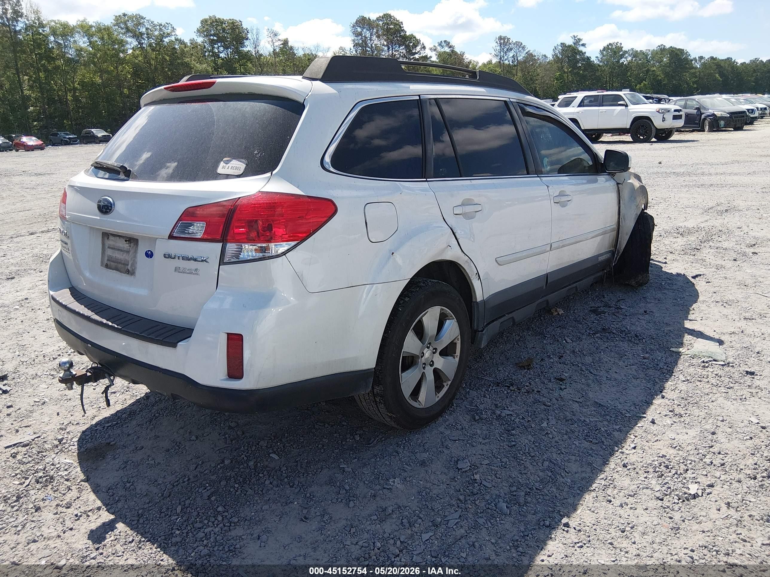2012 Subaru Outback 2.5i Premium White vin: 4S4BRBCC7C3298013