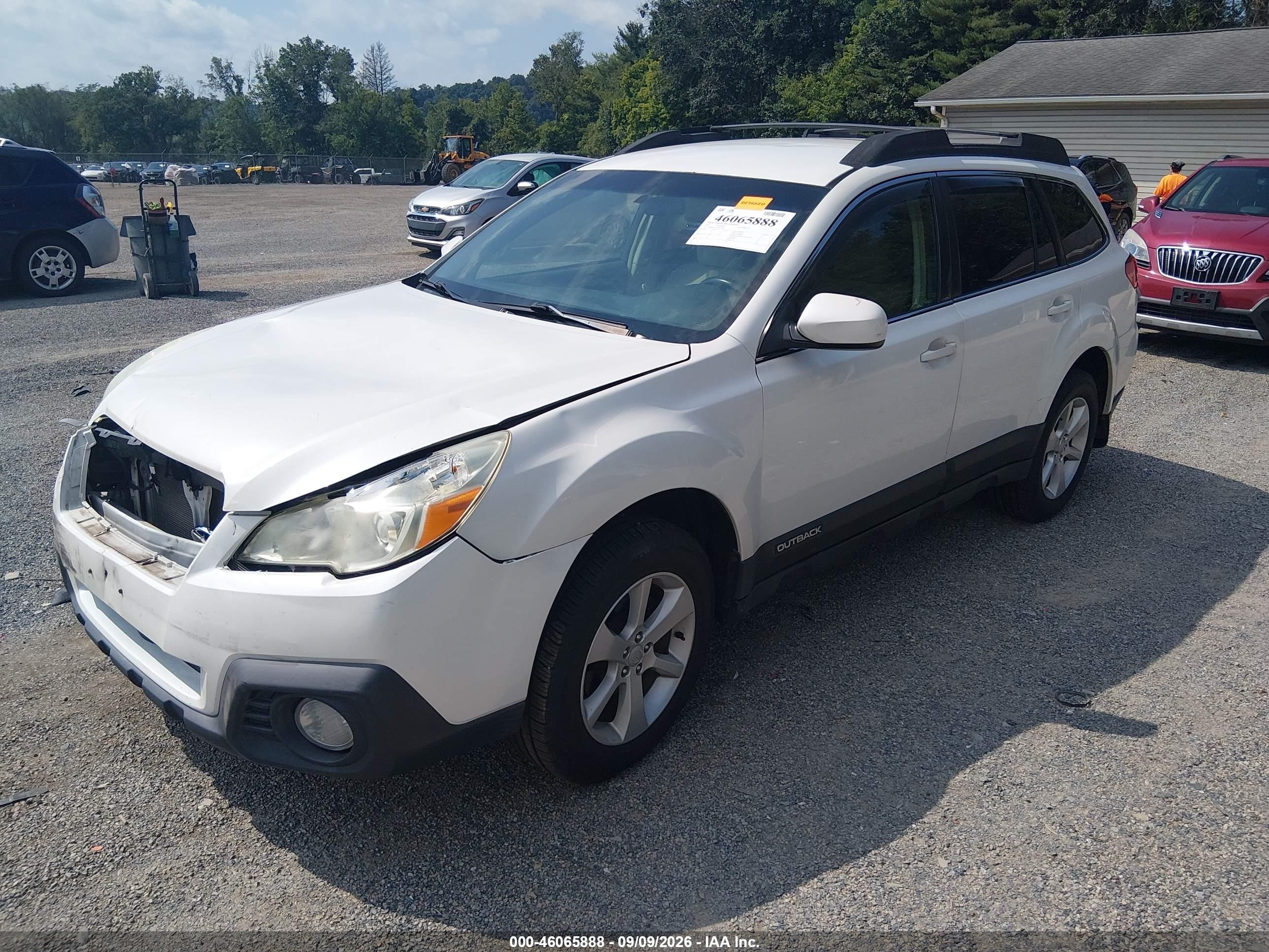 2013 Subaru Outback 2.5i Premium White vin: 4S4BRBCC7D3255504