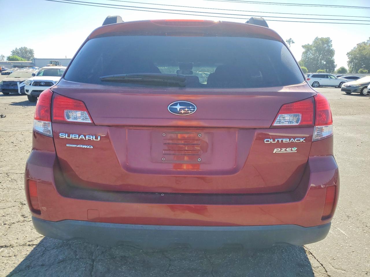 2013 Subaru Outback 2.5i Premium Red vin: 4S4BRBCC7D3310081