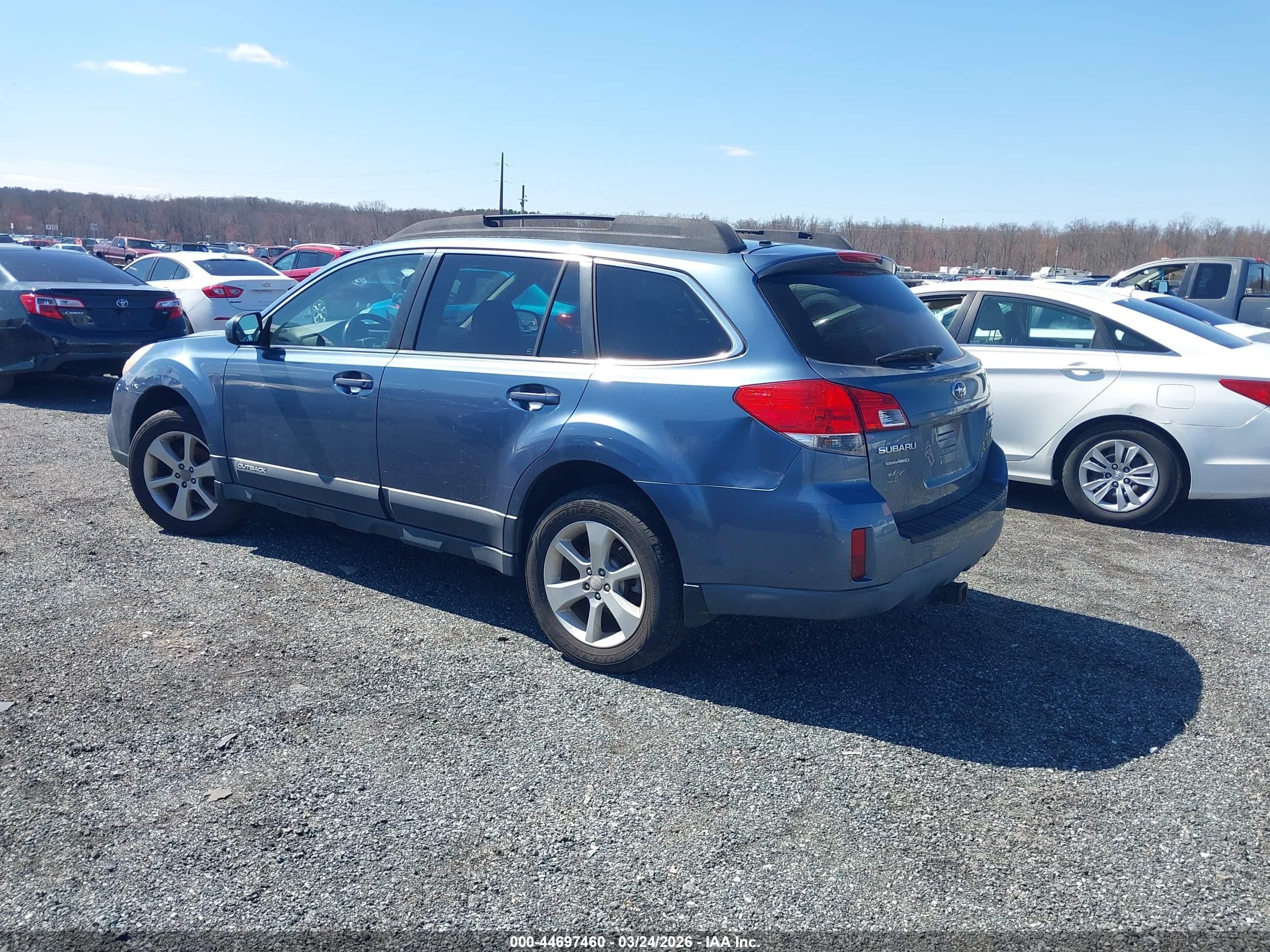 2013 Subaru Outback 2.5i Premium Blue vin: 4S4BRBCC7D3320755