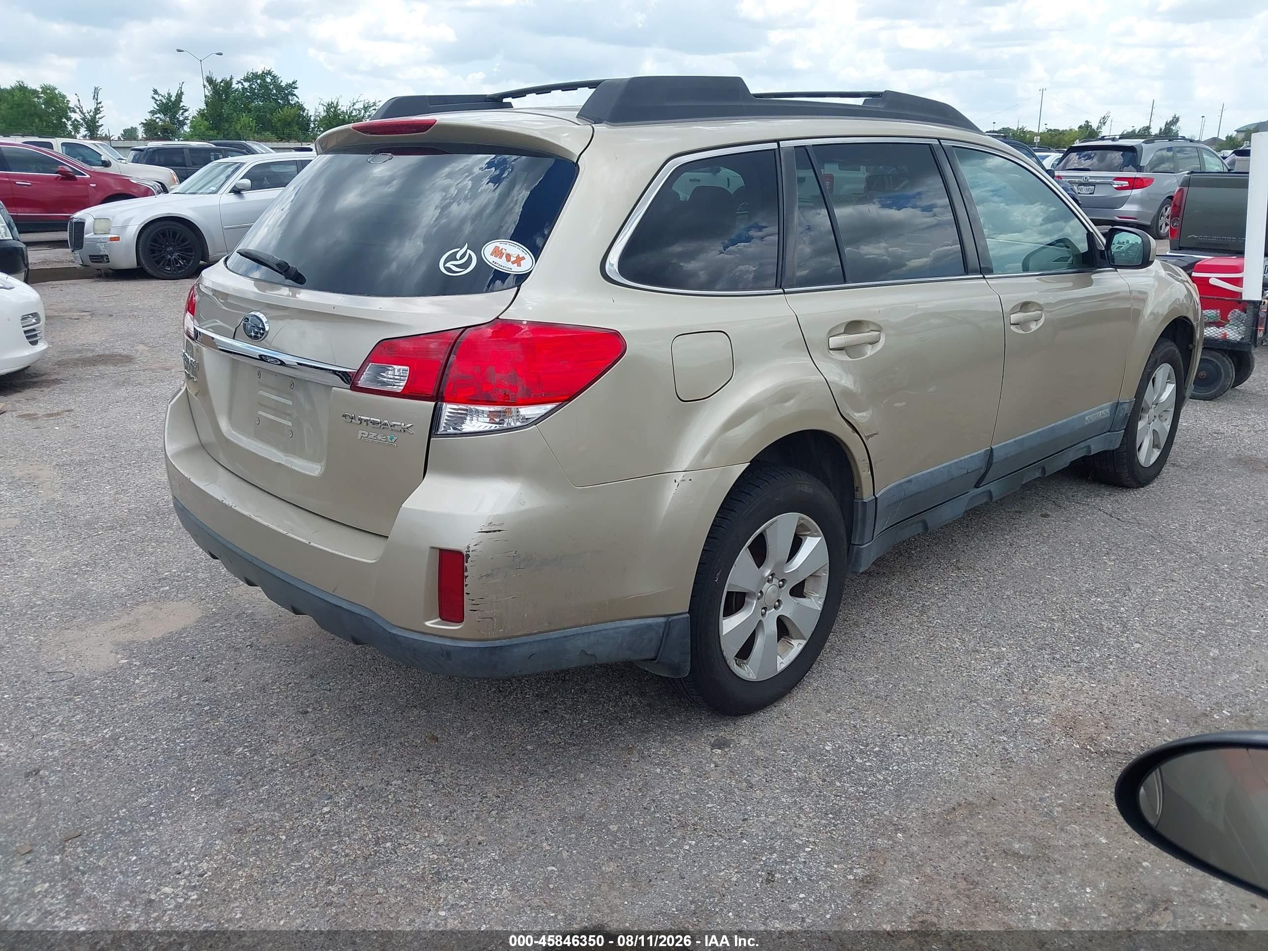 2010 Subaru Outback 2.5i Premium Gold vin: 4S4BRBCC8A3349497