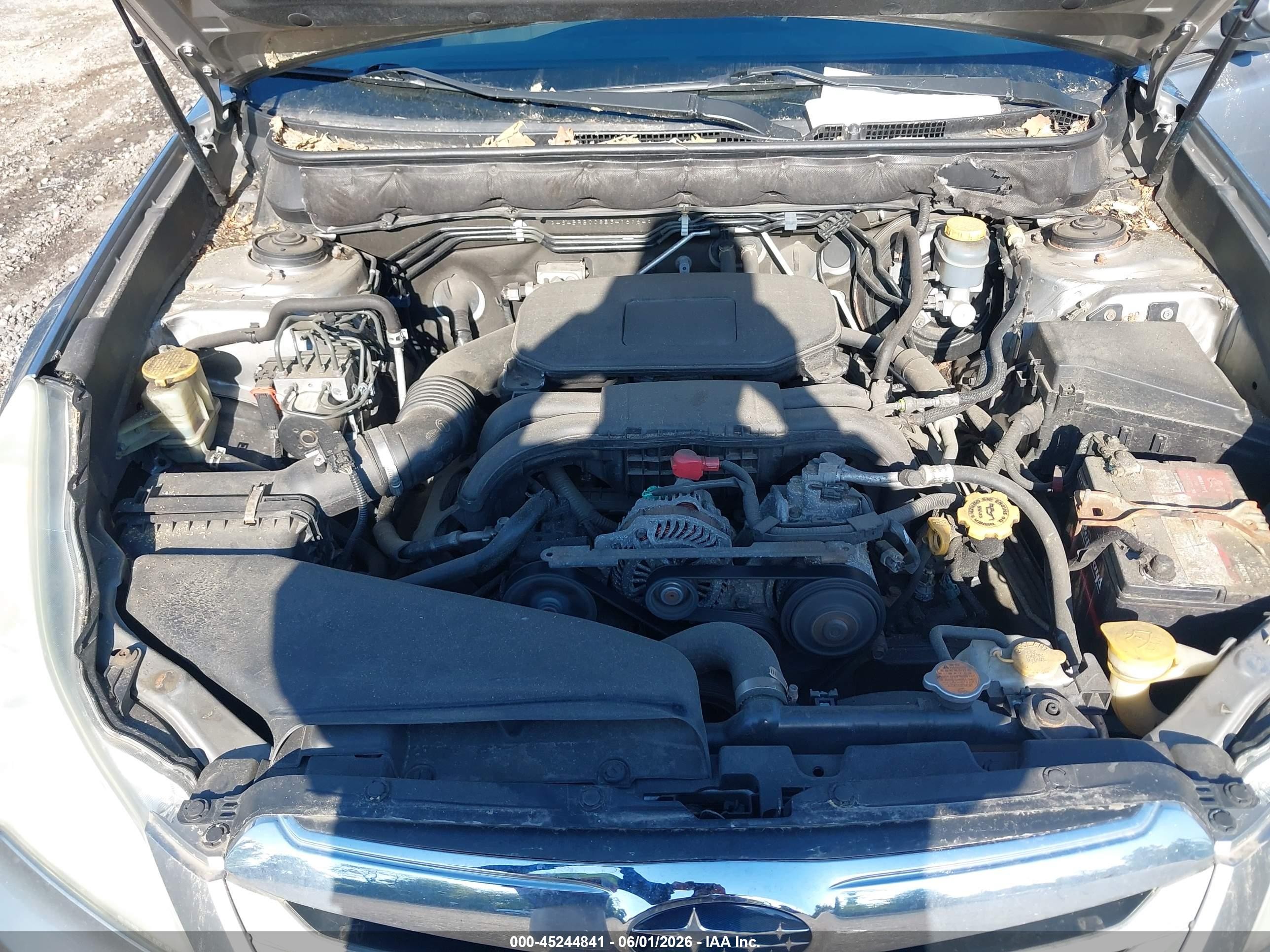 2011 Subaru Outback 2.5i Premium Серебряный vin: 4S4BRBCC8B3416164