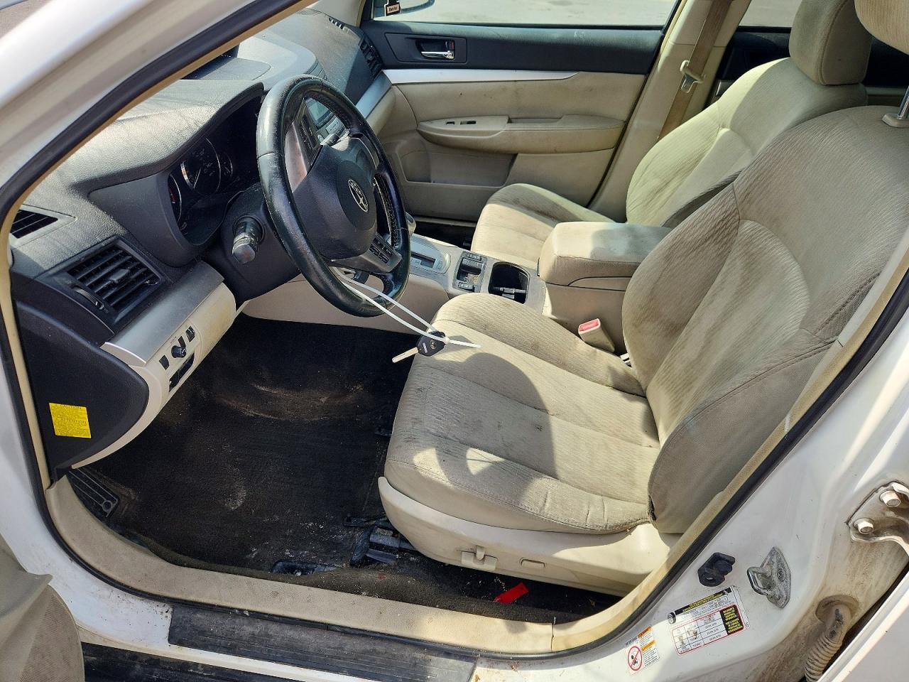 2012 Subaru Outback 2.5i Premium White vin: 4S4BRBCC8C3218377