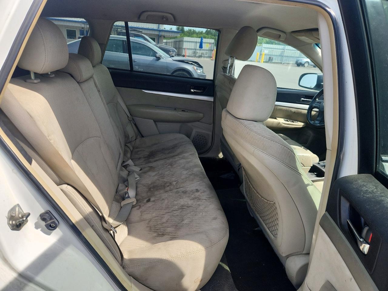 2012 Subaru Outback 2.5i Premium White vin: 4S4BRBCC8C3218377