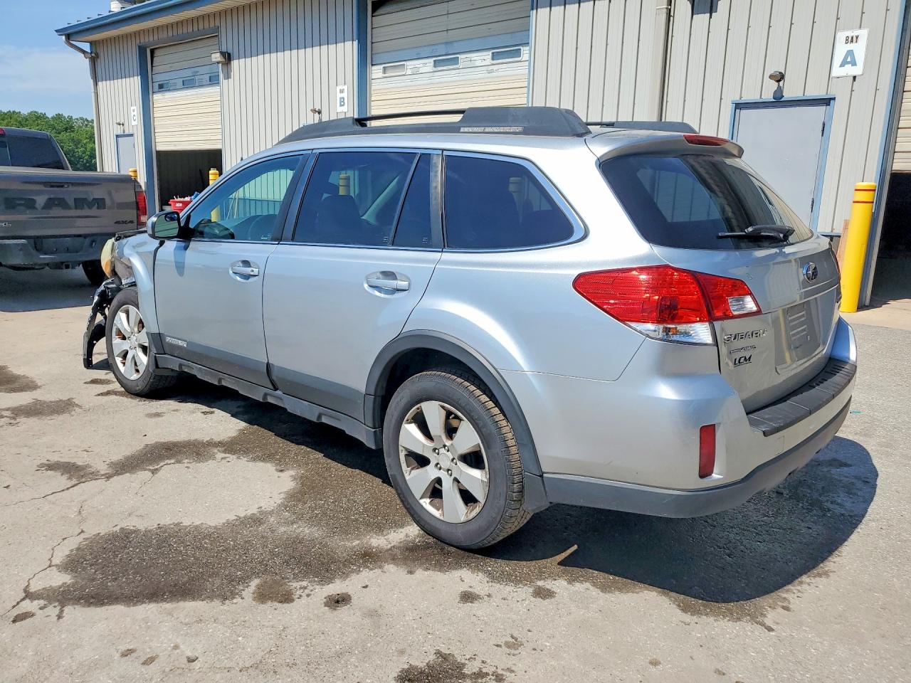 2012 Subaru Outback 2.5i Premium Silver vin: 4S4BRBCC8C3250035