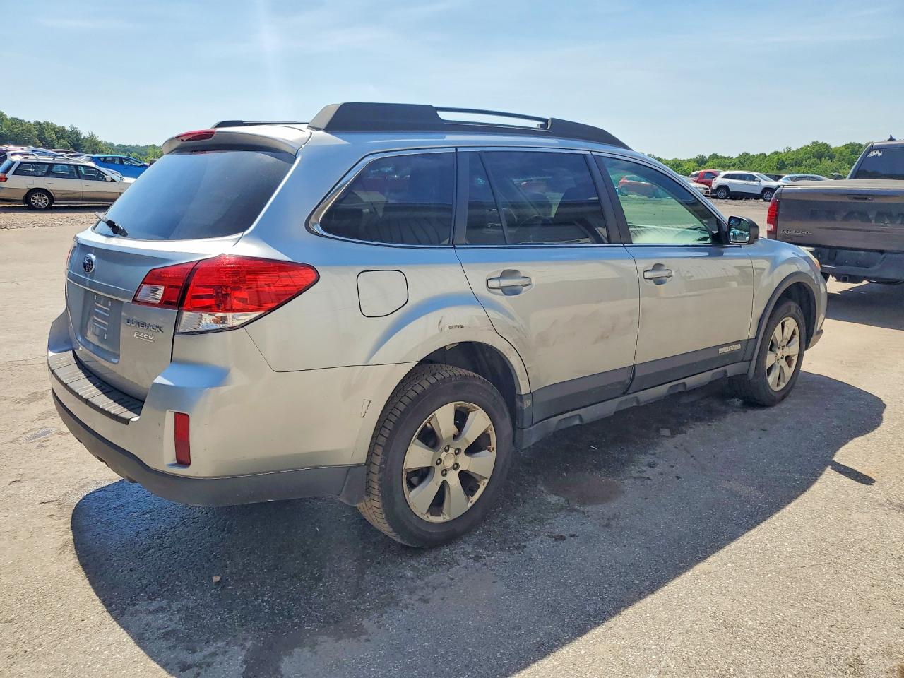2012 Subaru Outback 2.5i Premium Silver vin: 4S4BRBCC8C3250035