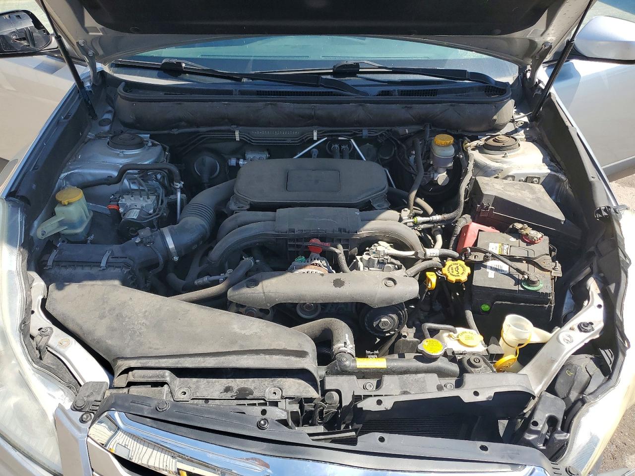 2012 Subaru Outback 2.5i Premium Silver vin: 4S4BRBCC8C3250035