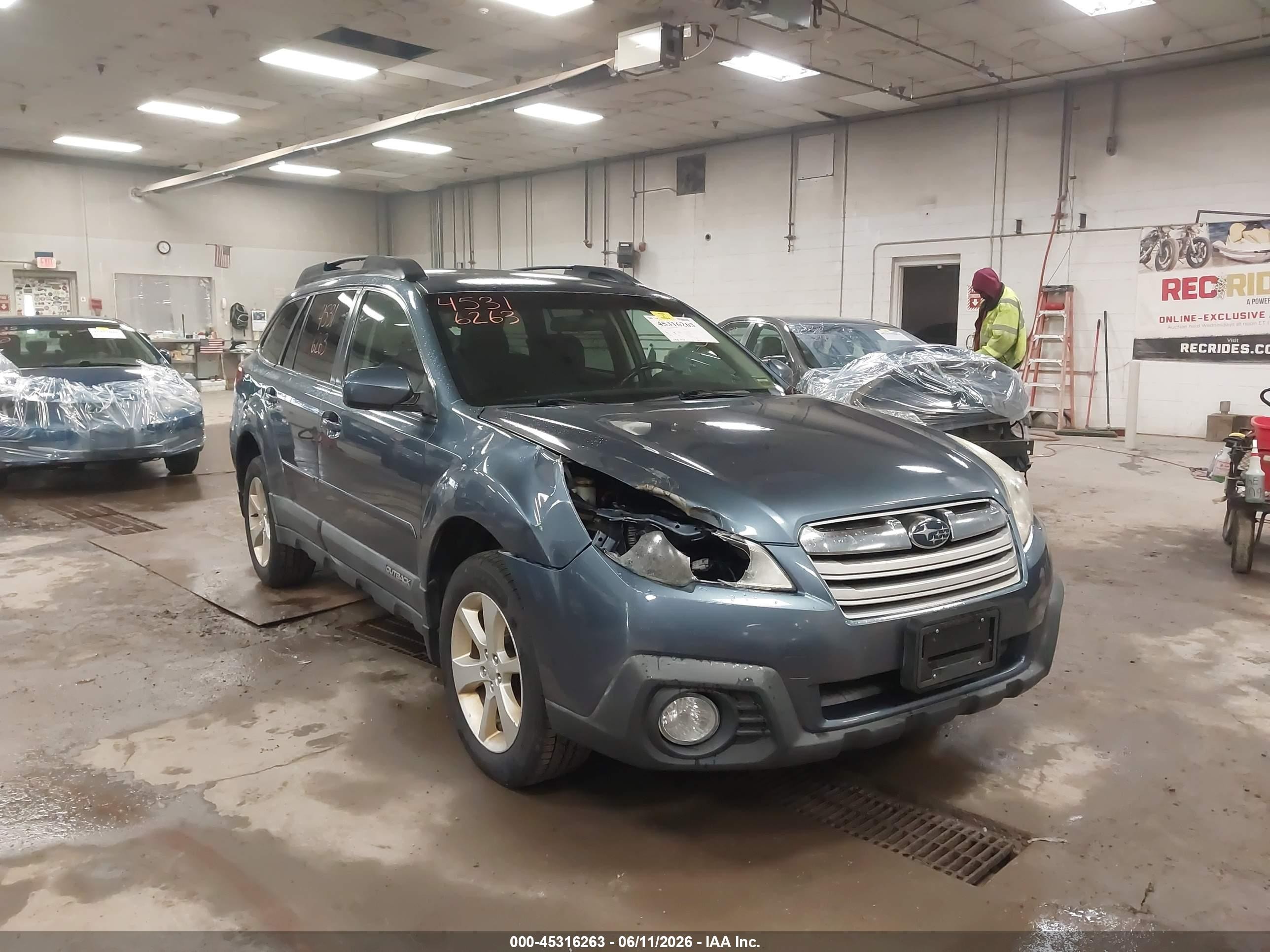 2013 Subaru Outback 2.5i Premium Blue vin: 4S4BRBCC8D3245239
