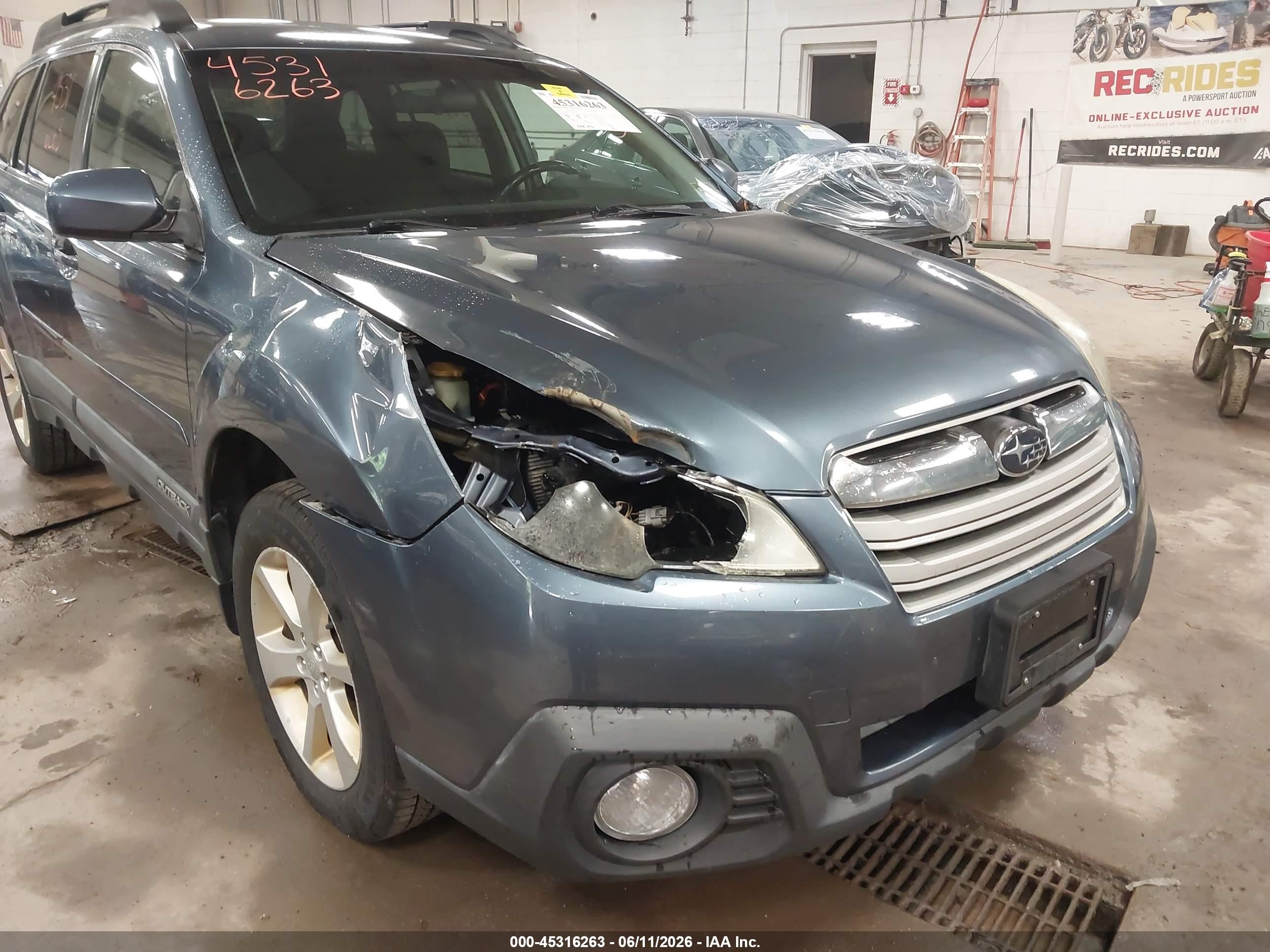 2013 Subaru Outback 2.5i Premium Blue vin: 4S4BRBCC8D3245239