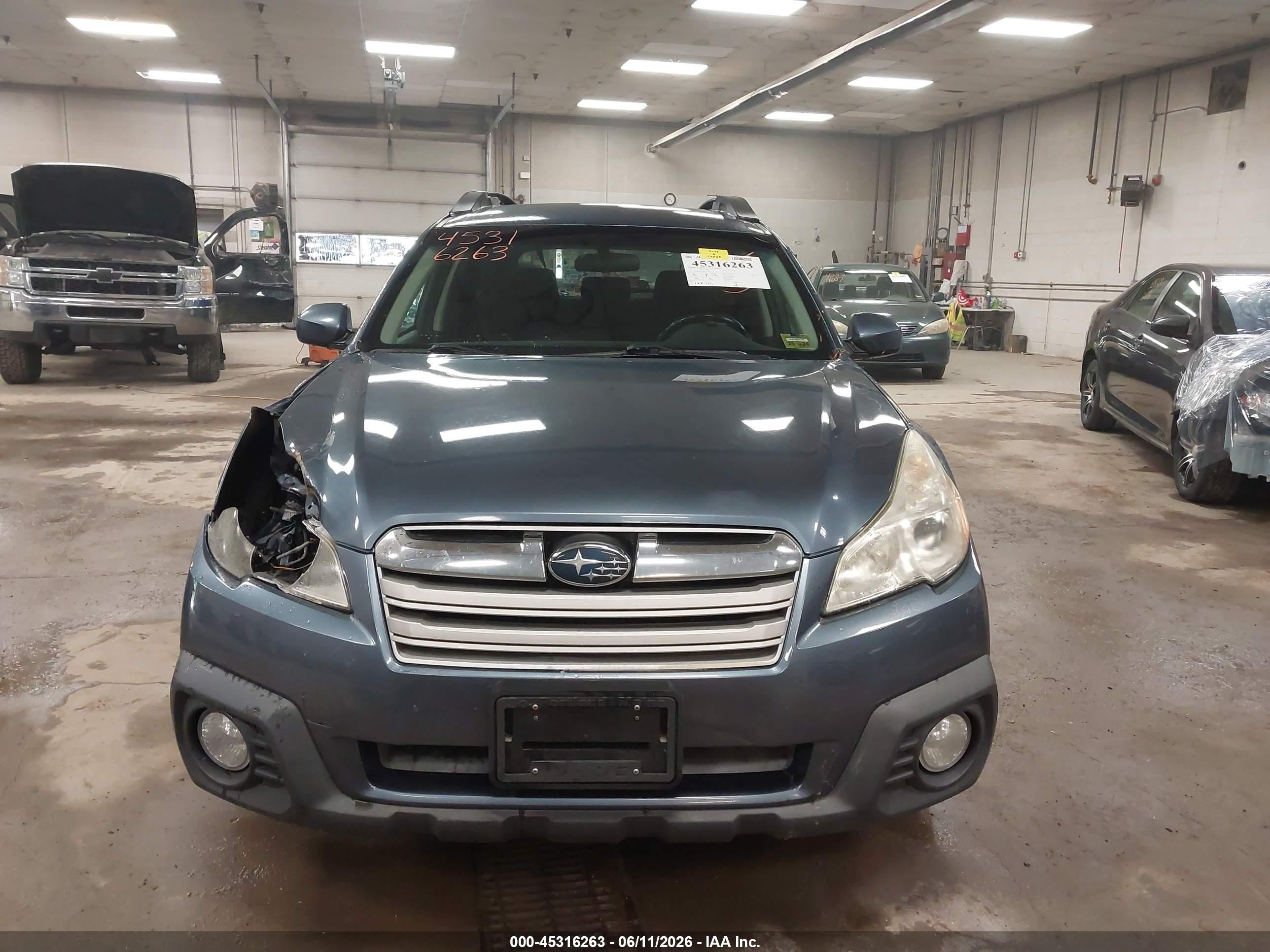 2013 Subaru Outback 2.5i Premium Blue vin: 4S4BRBCC8D3245239
