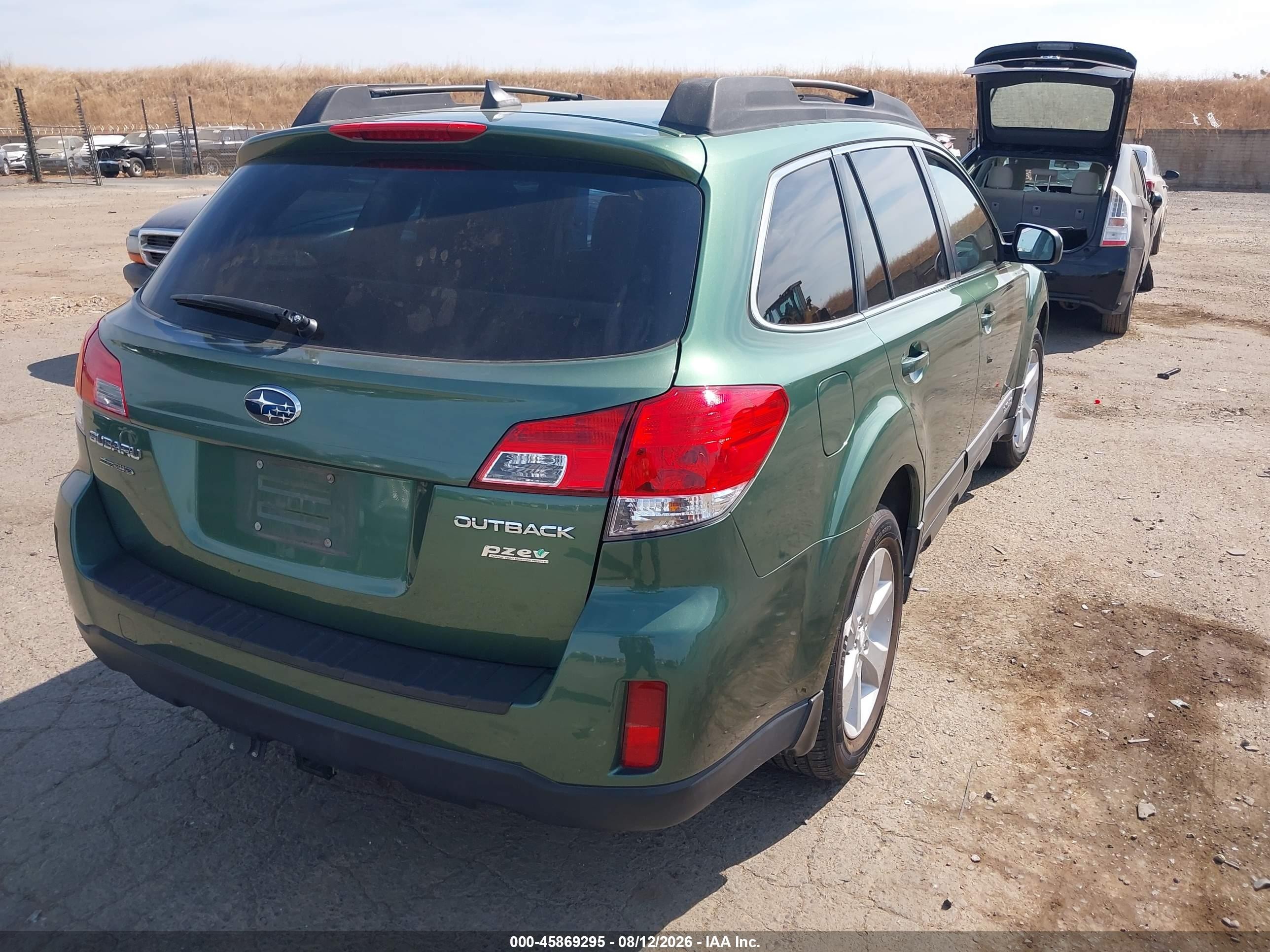 2014 Subaru Outback 2.5i Premium Зеленый vin: 4S4BRBCC8E3205860
